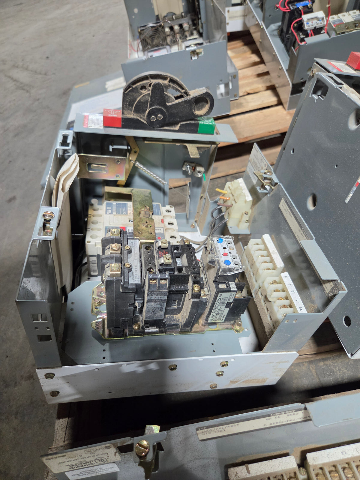 Allen-Bradley MCC Bucket 2113B Size 1 FVNR 15A Breaker 3HP 3PH 480V - No Door