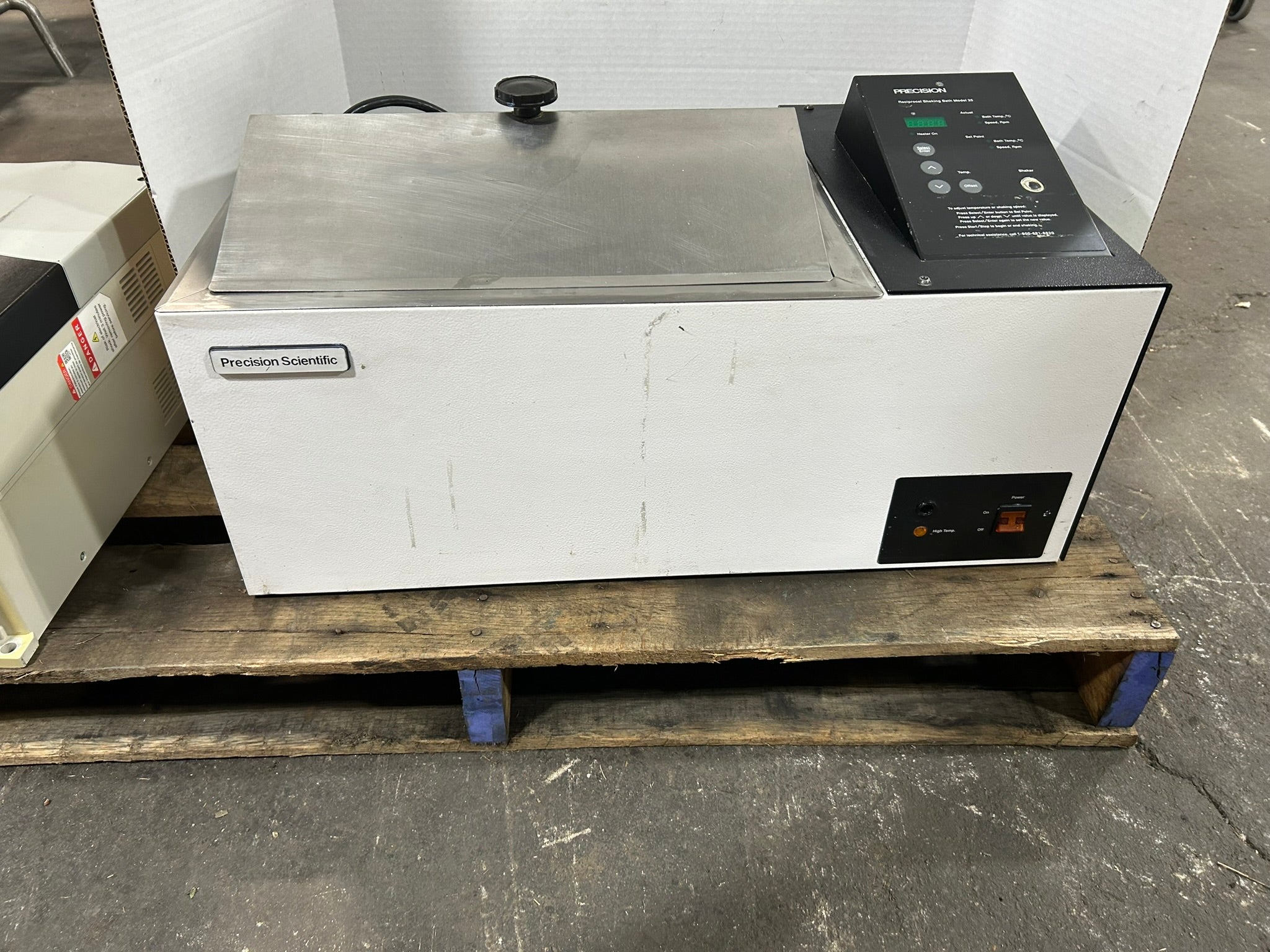 Precision Scientfitic 66800 Reciprocal Shaking Bath Model 25 Temp. to 100C 1PH