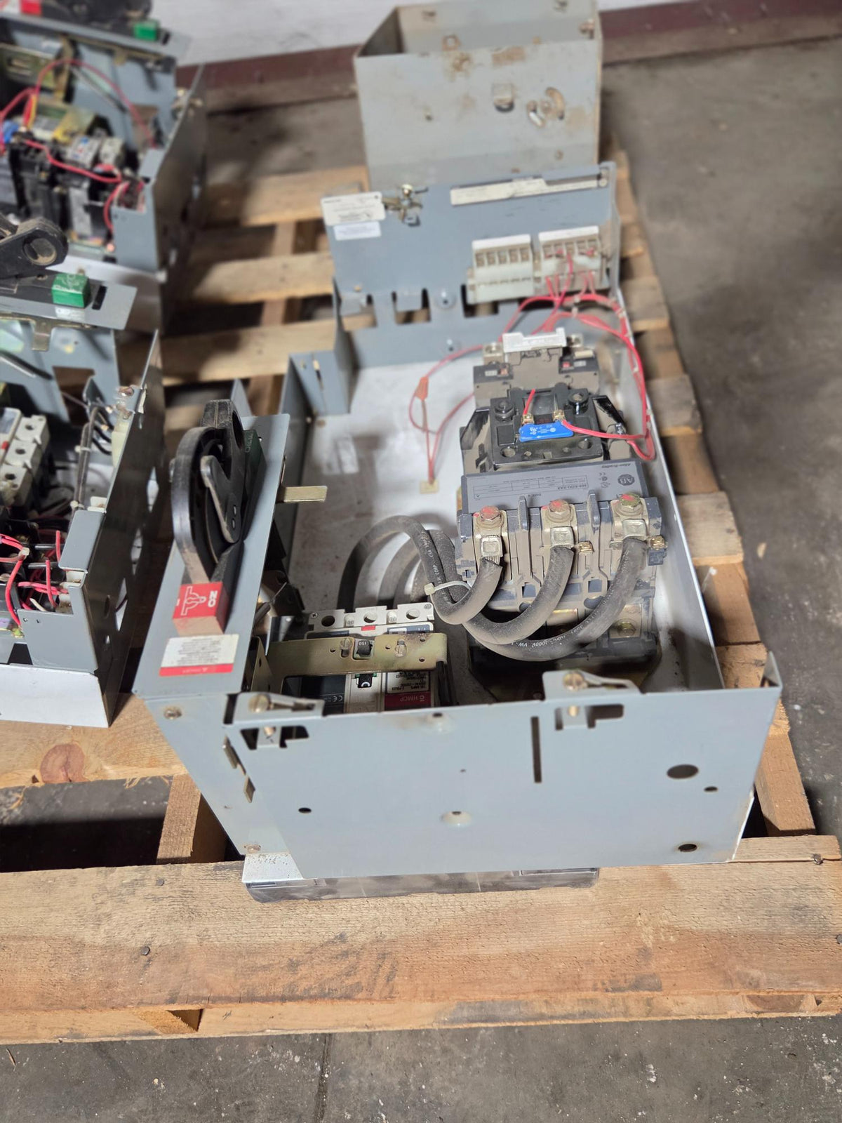Allen-Bradley 2113B MCC Bucket 75HP 3PH 480V Size 4 FVNR 150A Breaker - No Door