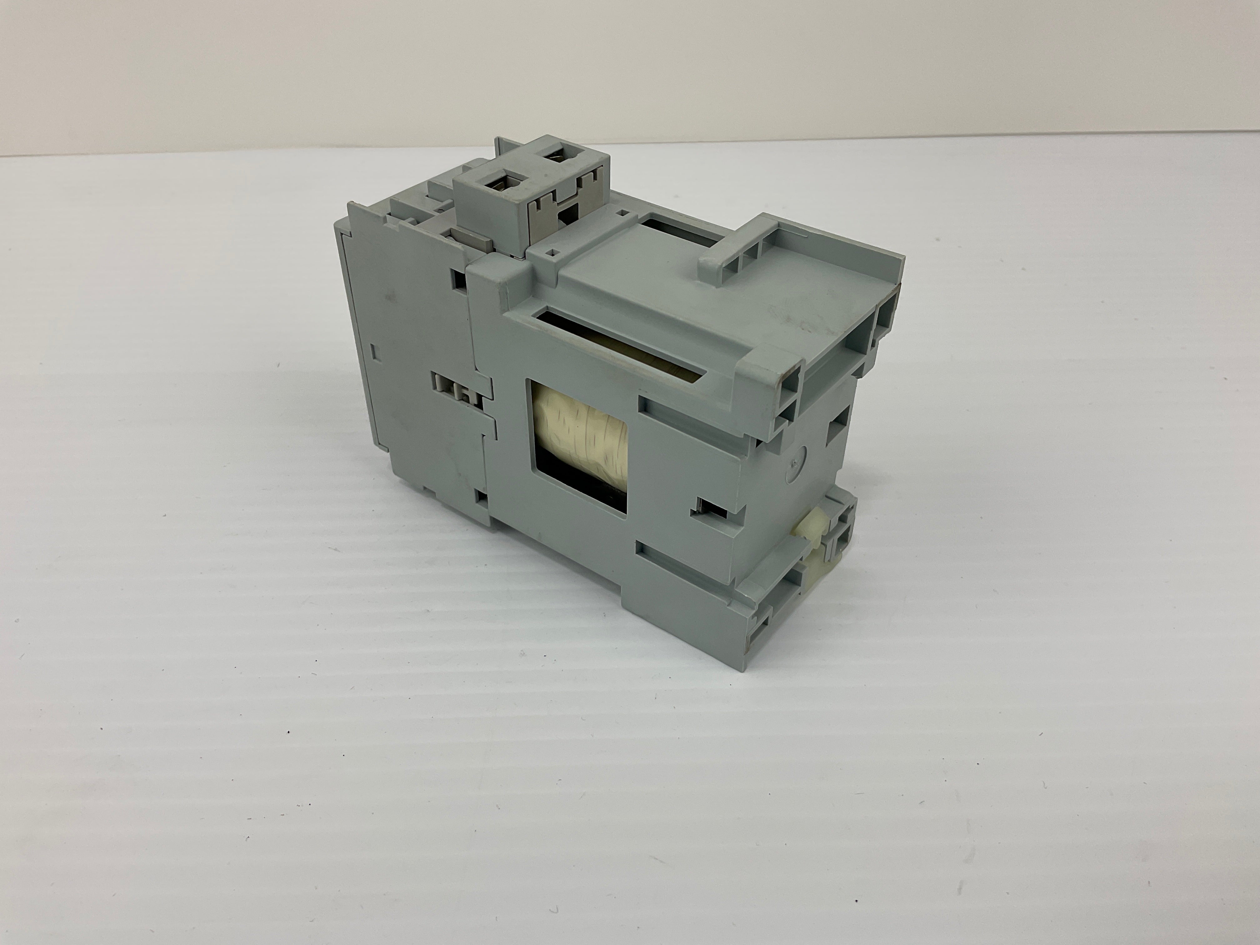 Allen Bradley Contactor 100-C12ZJ10 Series A 25 A 600 VAC