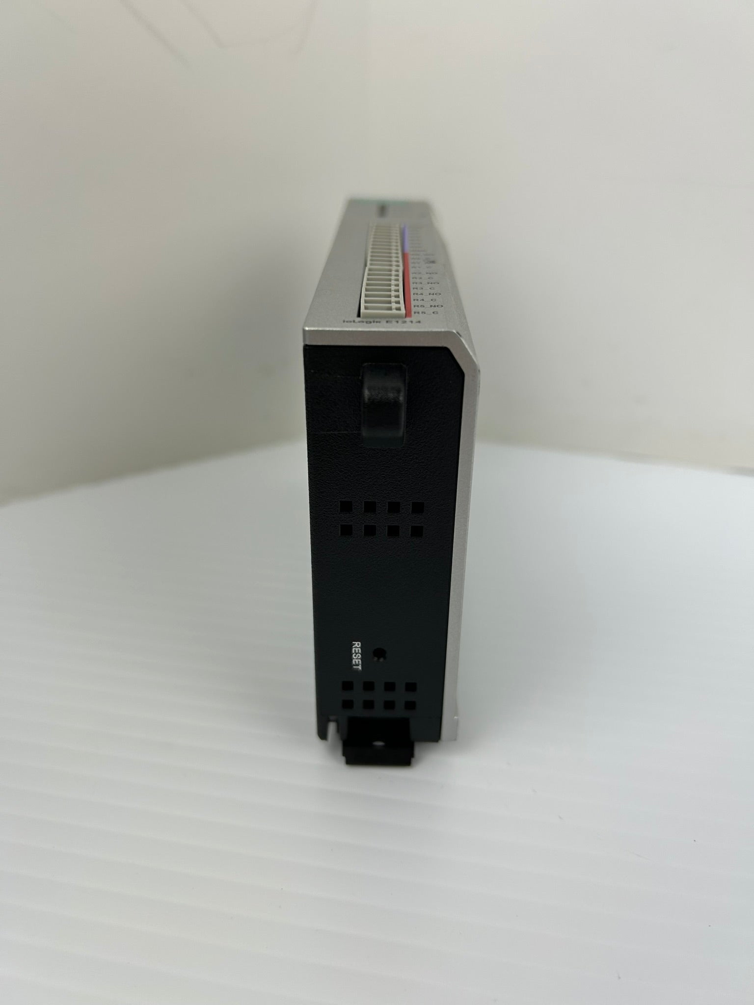 Moxa ioLogik E1214 Remote Ethernet Switch Rev 1.2.3 12-36VDC 400mA