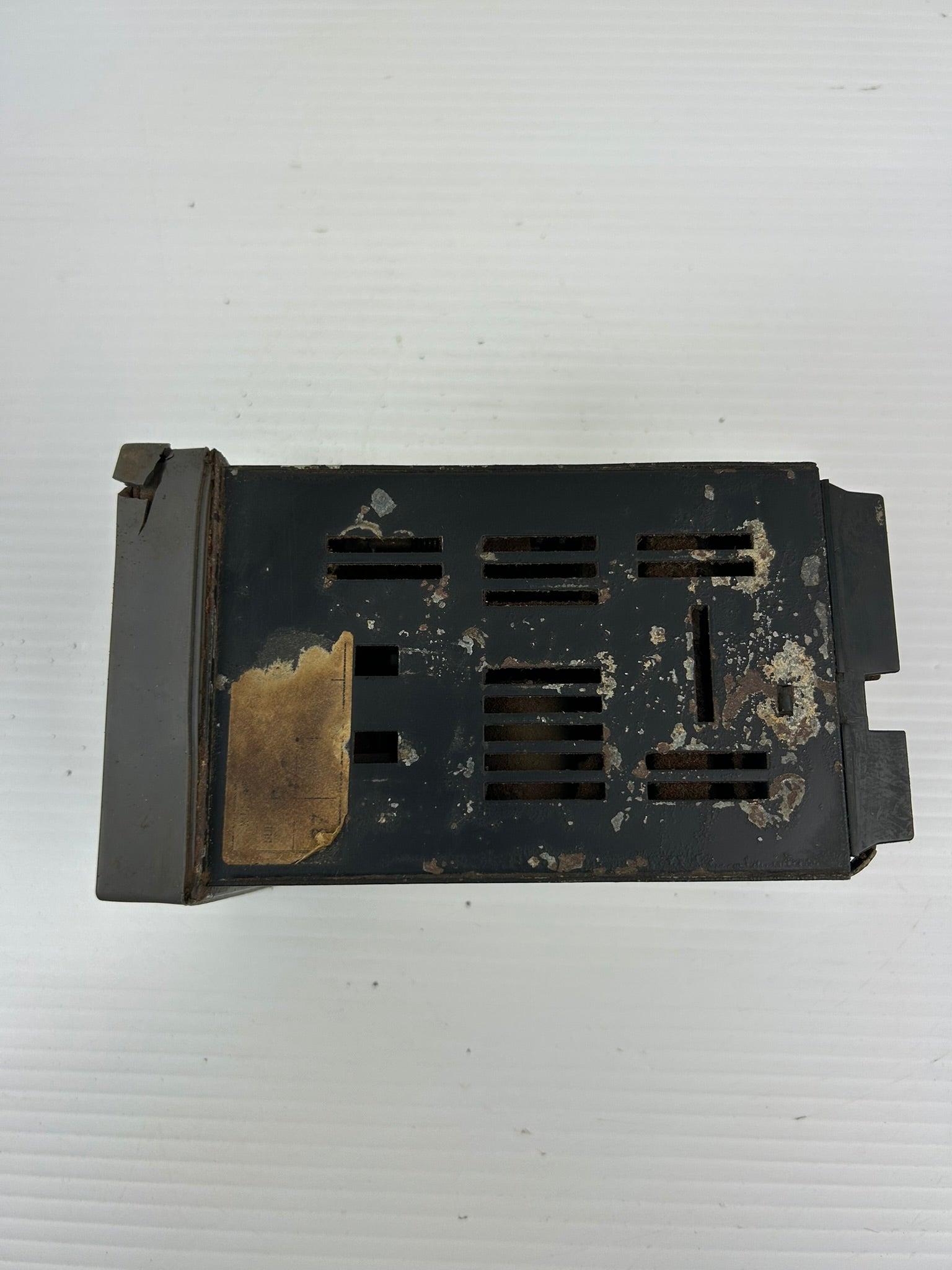 Honeywell DC330L-E0-000-20-0A0000-00-0 Temperature Controller UDC3300