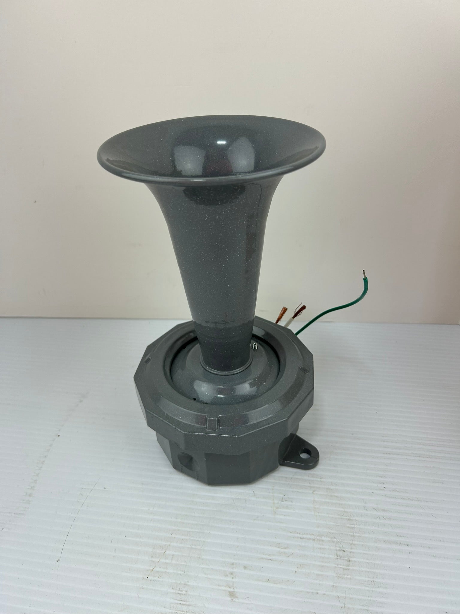Edwards B-N-8546-N5 Adaptahorn Weatherproof Horn Single Projector 120VAC