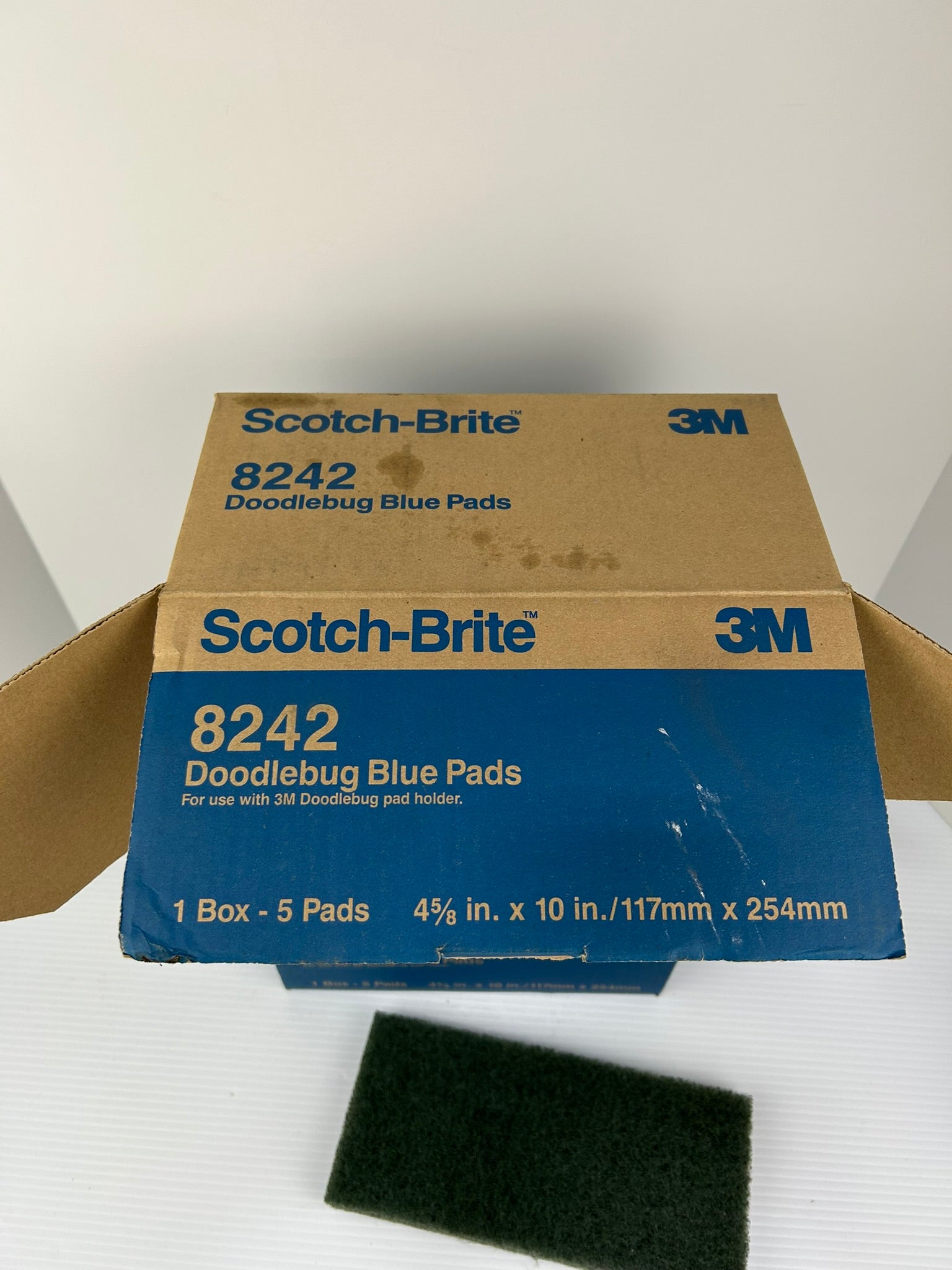 3M Scotch-Brite 8242 Doodlebug Blue Pads 4-5/8" x 10" - Lot of 15 Pads