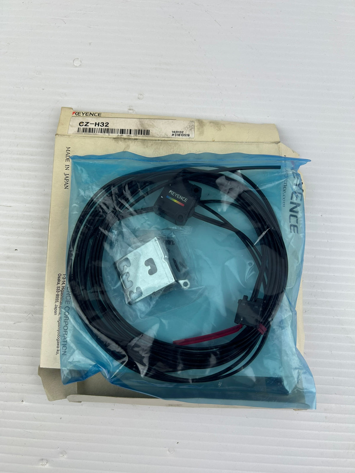 Keyence CZ-H32 Digital Fiberoptic Reflective Sensor Head