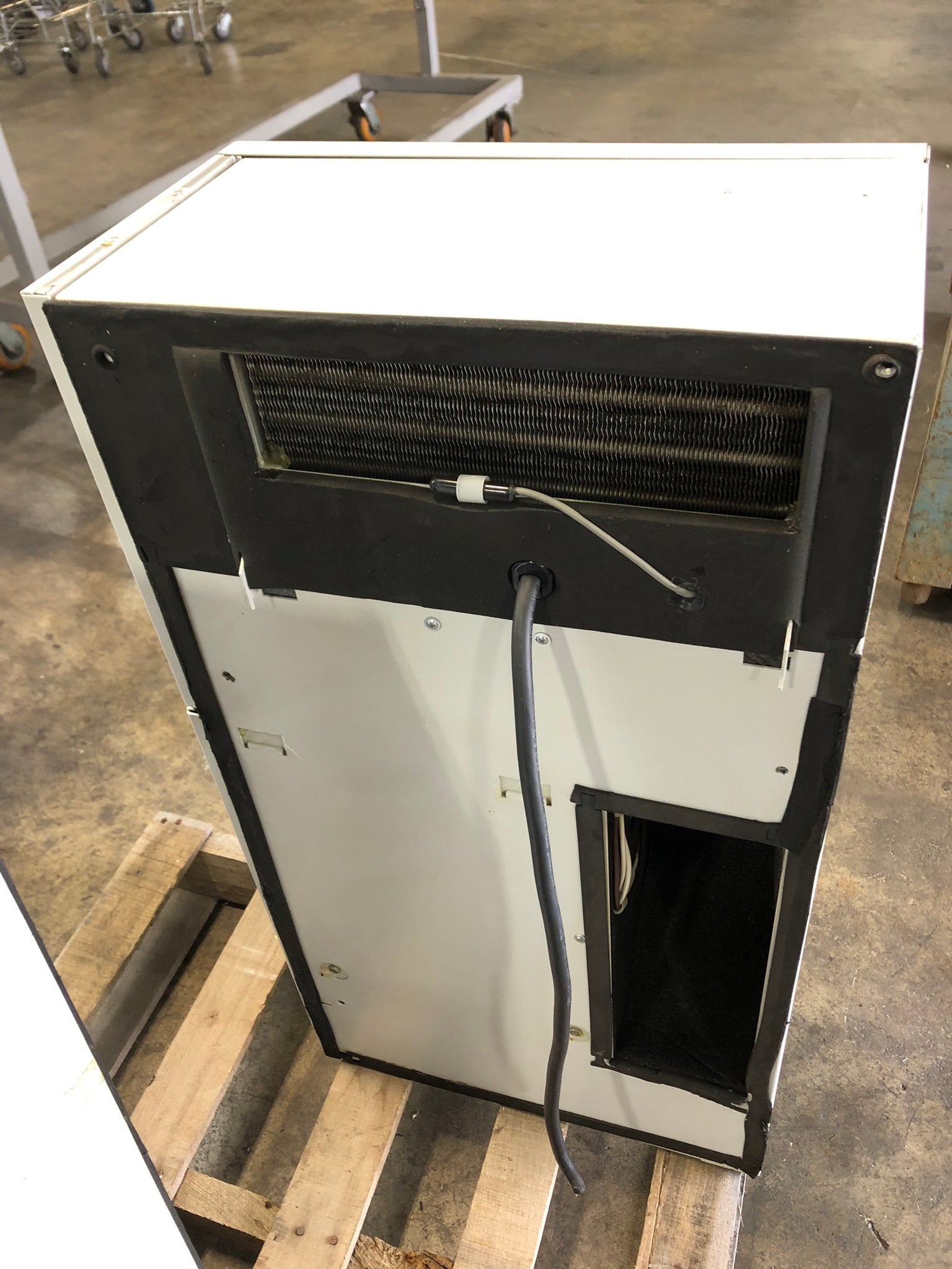 Pentair CR290465G003 Electrical Enclosure Air Conditioner 200V 1 Phase 50/60Hz