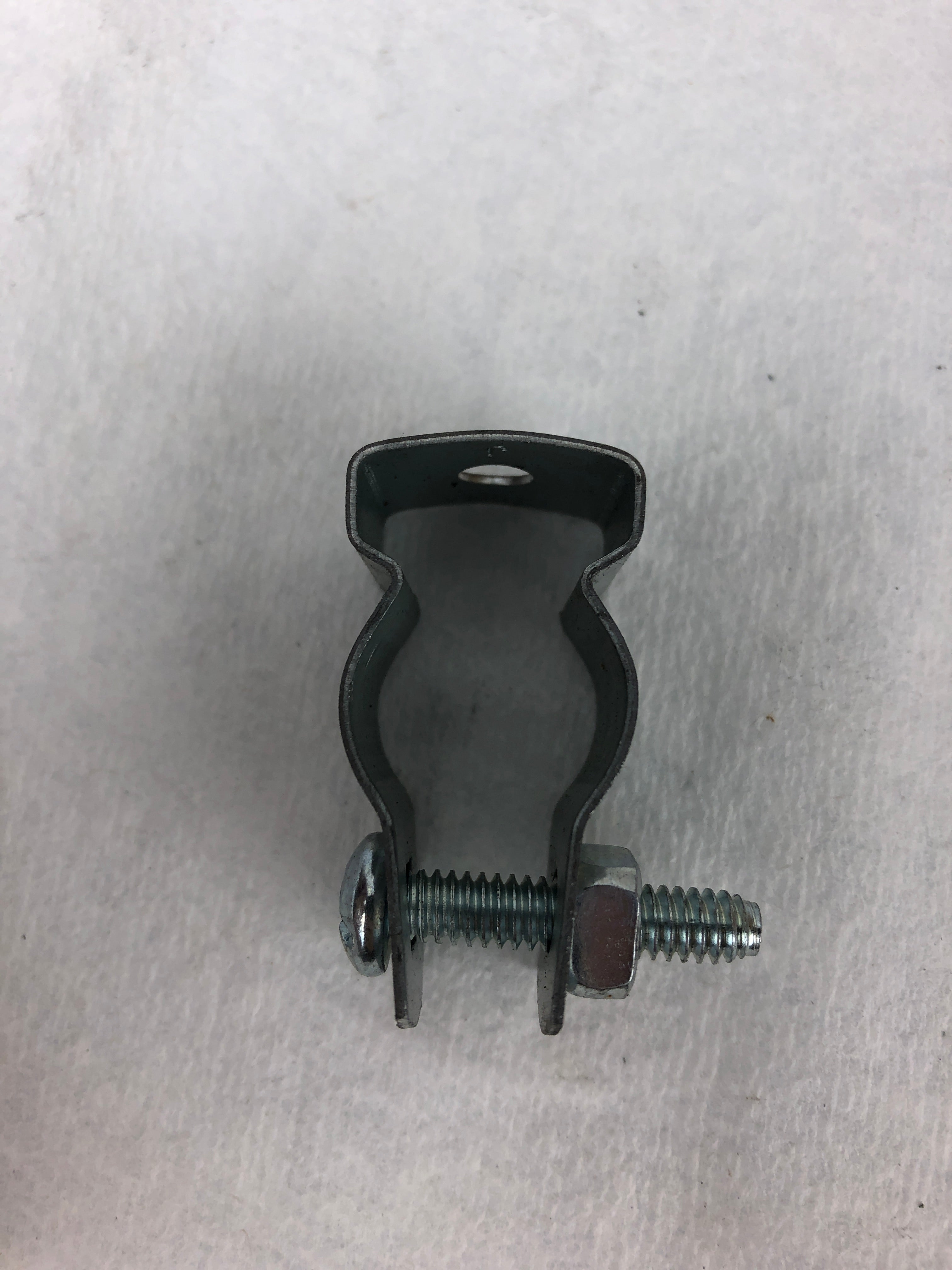 Grainger 6XC37G Conduit Hanger 1/2" - Lot of 100