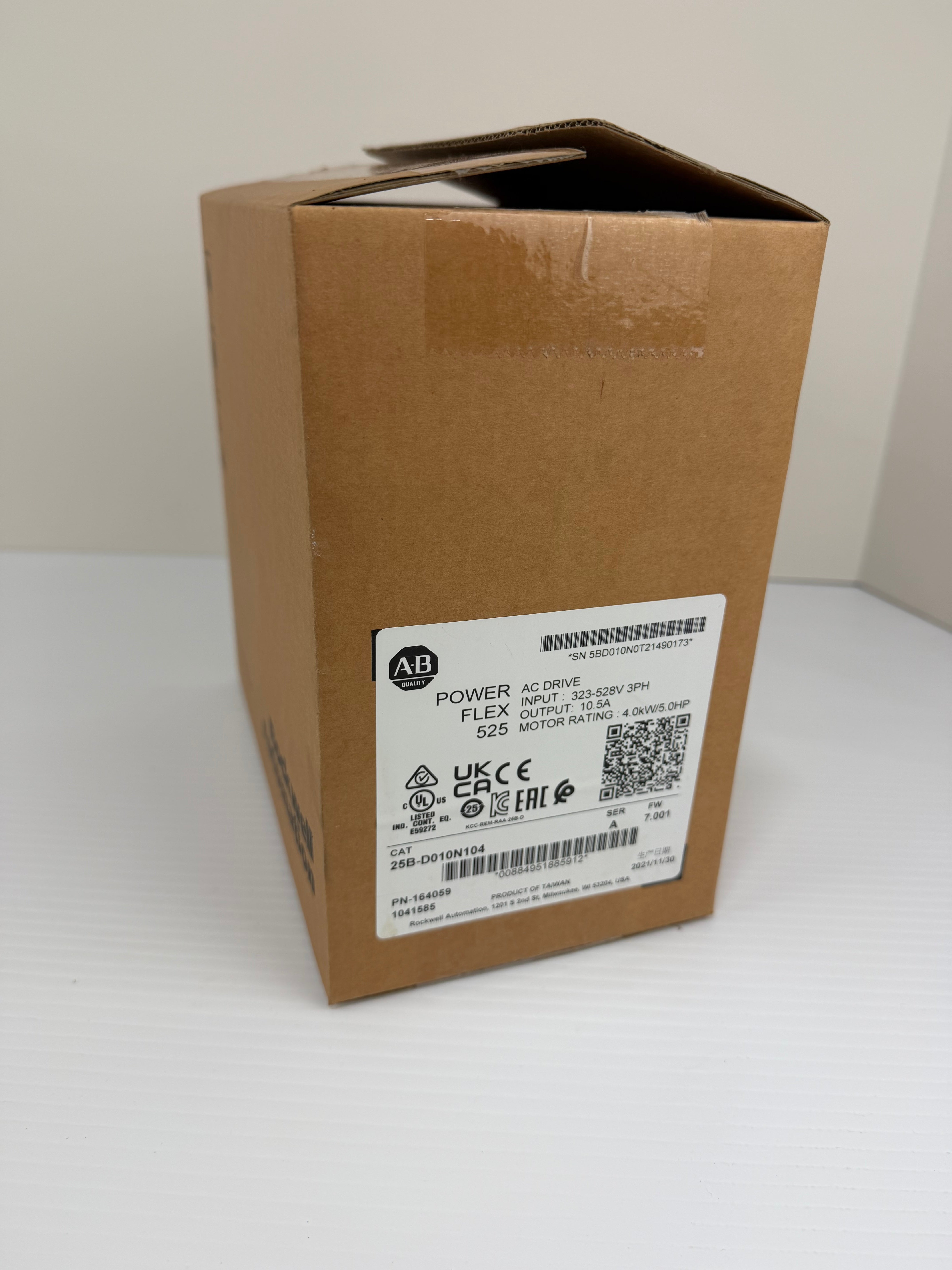 Allen Bradley Power Flex 525 AC Drive 25B-D010N104 10.5 Amp 323-528V