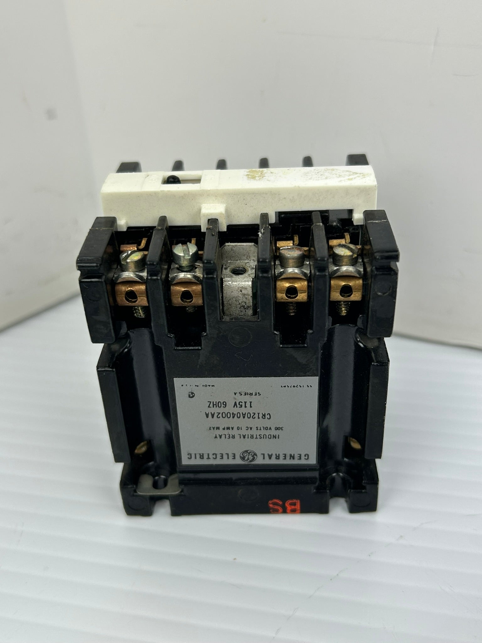 General Electric CR120A04002AA Industrial Relay Series A 300V 10A
