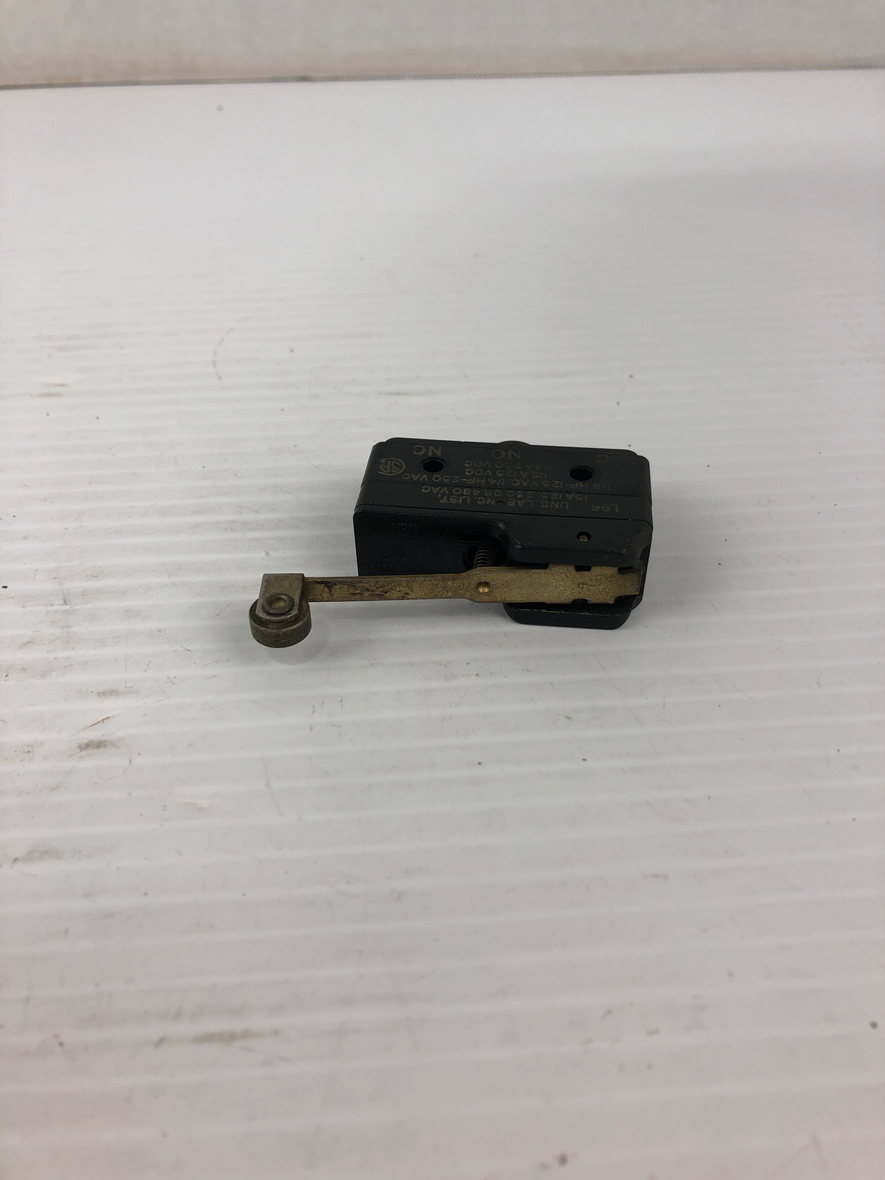 Honeywell BZ-2RW82-P4 Micro Limit Switch