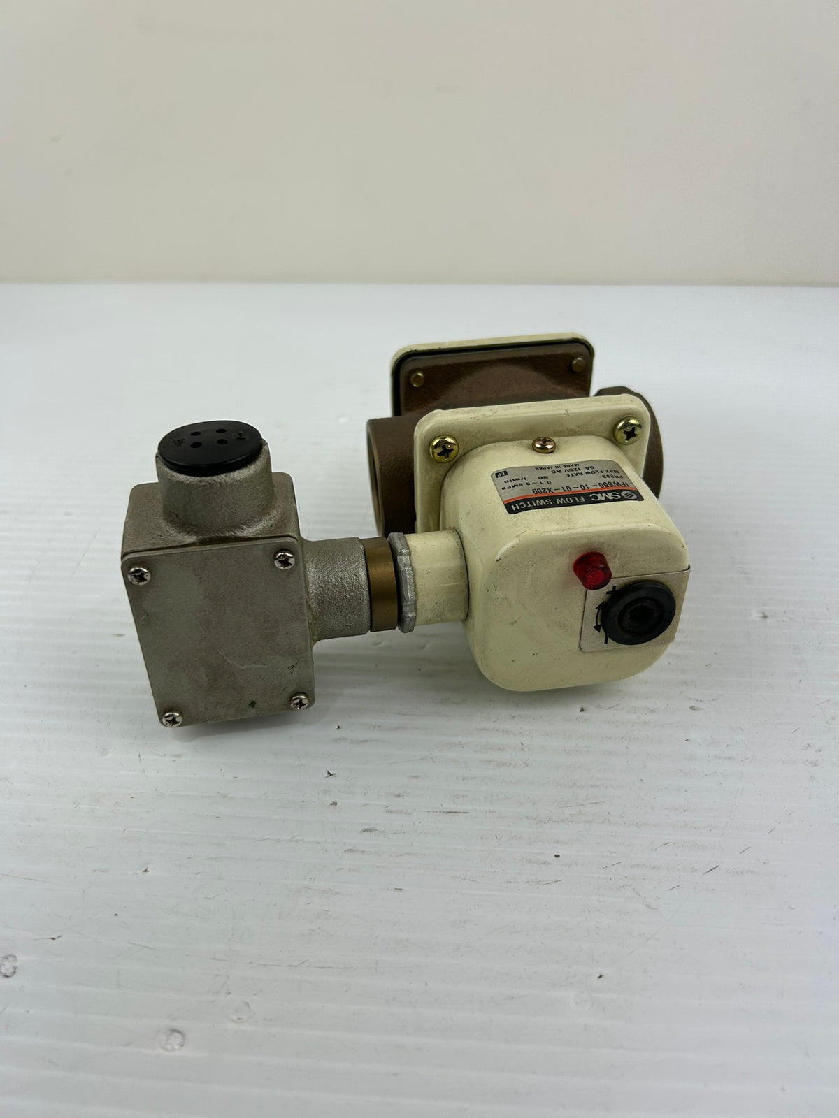 SMC IFW550-10-01-X209 Industrial Flow Switch 80 L/min 5A 125V AC