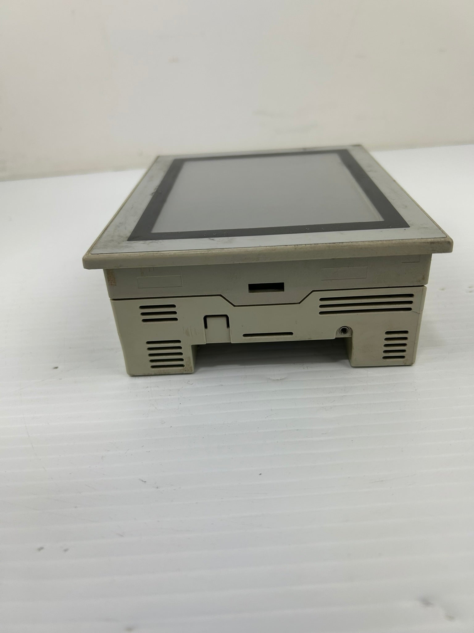 Mitsubishi F940GOT-LWD-E Graphic Operation Terminal Programmable Controller