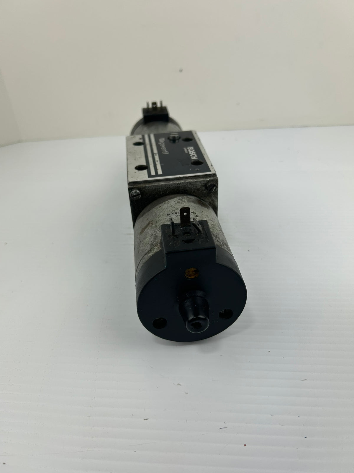 Bosch 0810001000 V93 Directional Valve