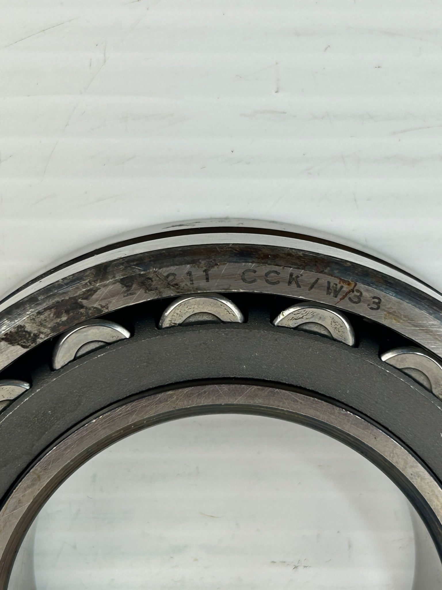 SKF 22211 CCK/W33 Spherical Roller Bearing 22211-CCK-W33 22211CCKW33