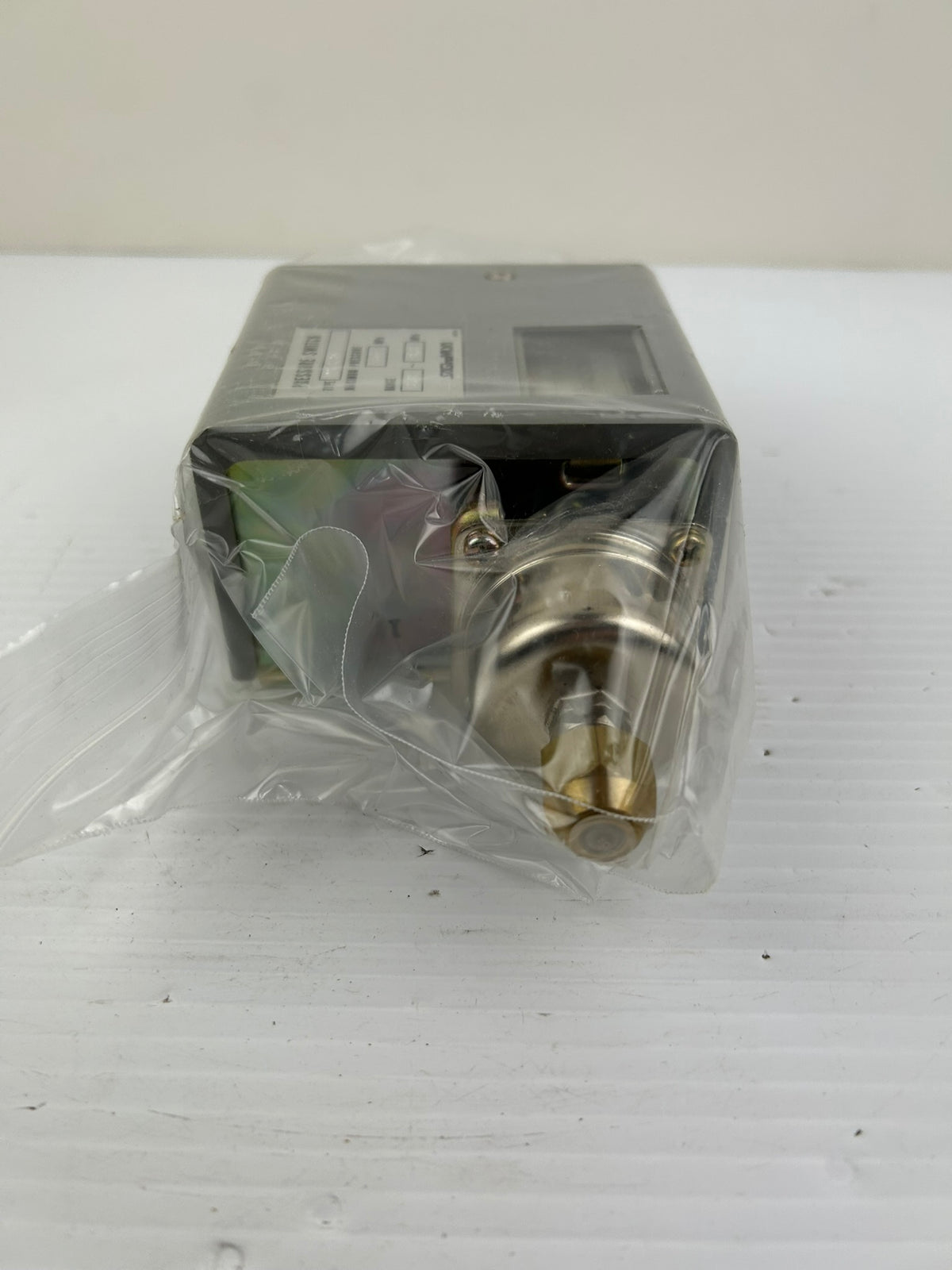 Saginomiya YPS-C104 Pressure Switch 0.02–0.3 MPa Industrial Pressure Control