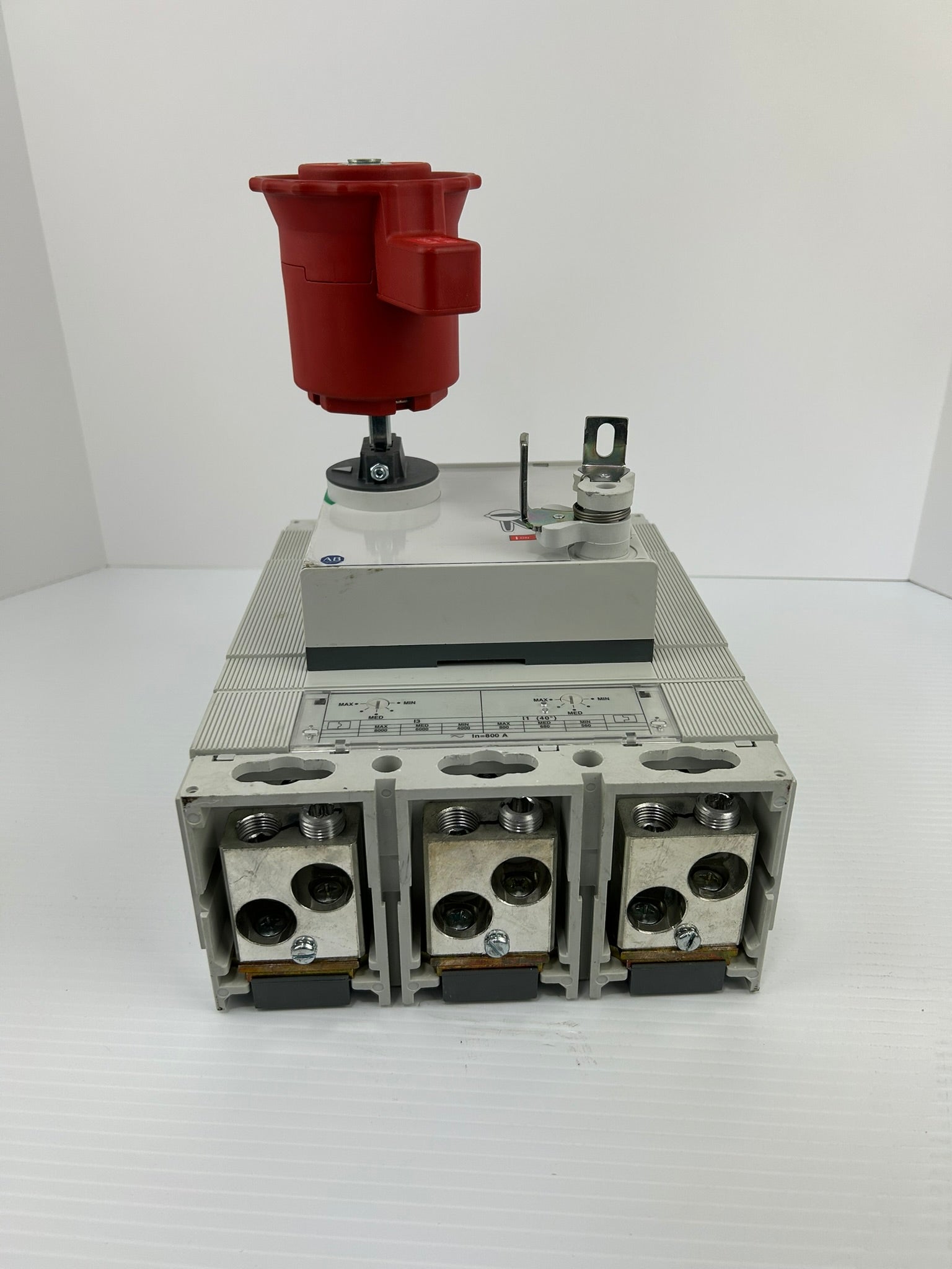 Allen Bradley 140G-M5F3-D80 Circuit Breaker with 140G-N7 /A On Off Switch