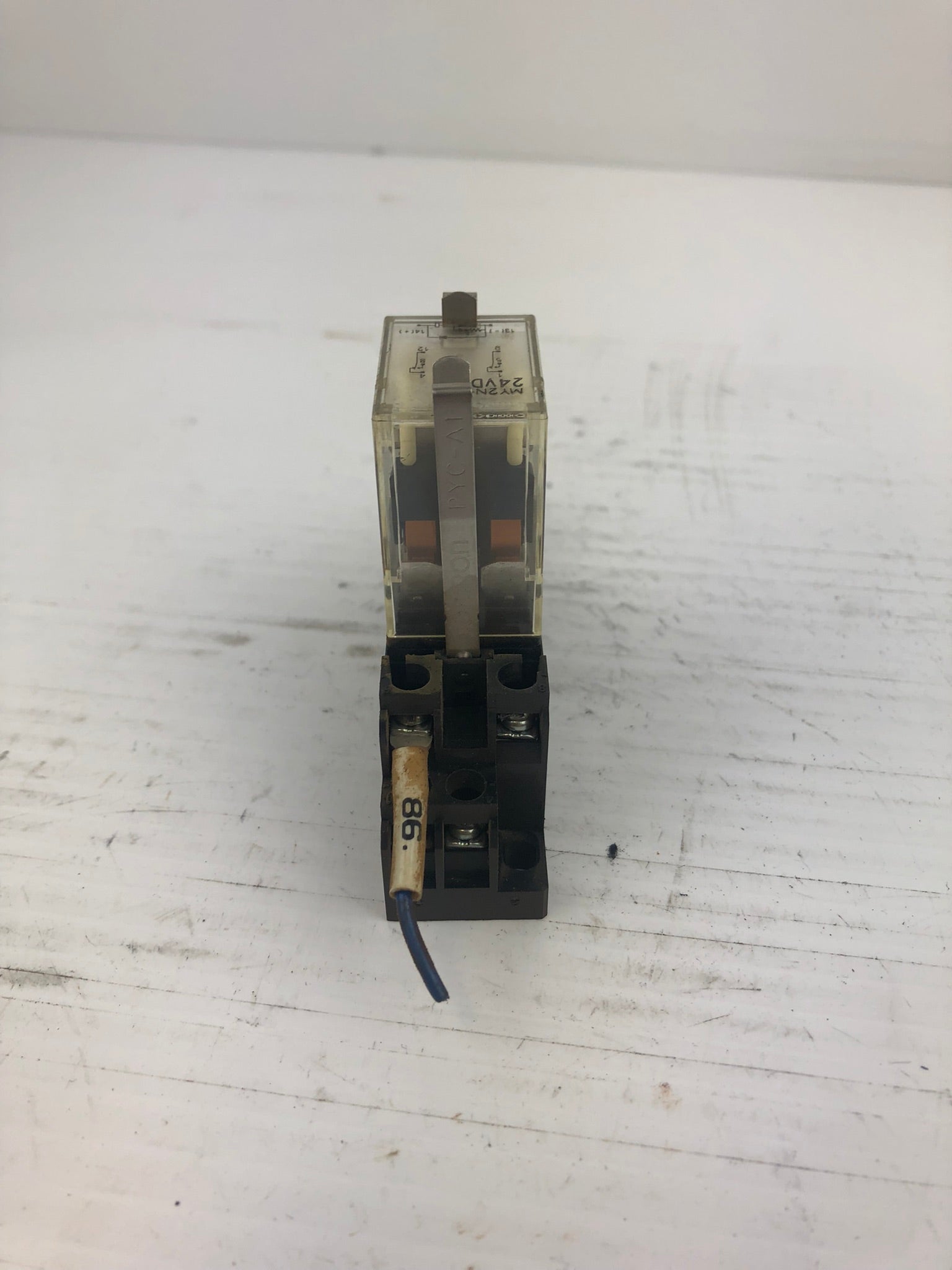 Omron MY2N-D2 24VDC Relay With Base 0945C