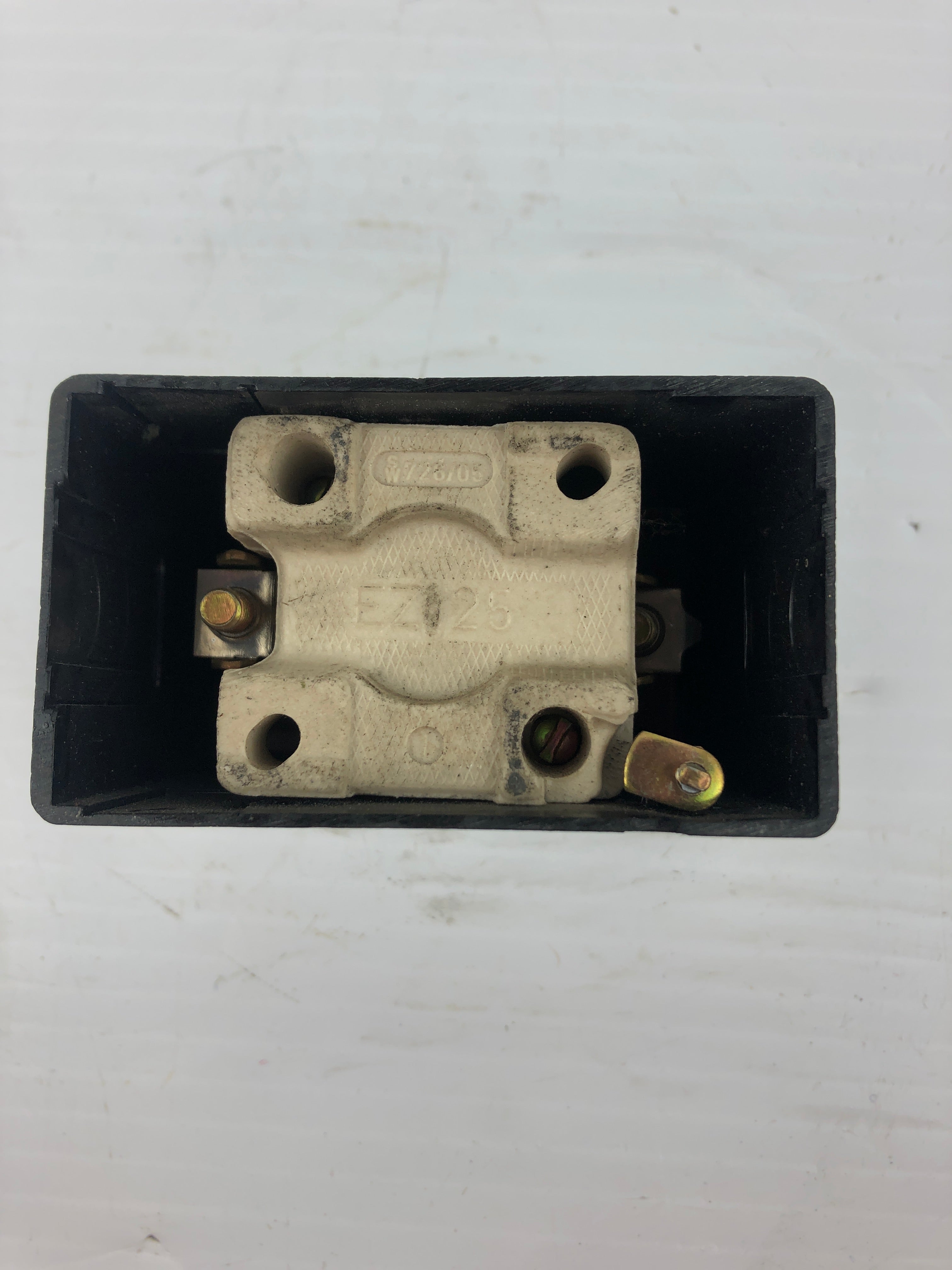 Siemens 25/500 Fuse Holder with Casing