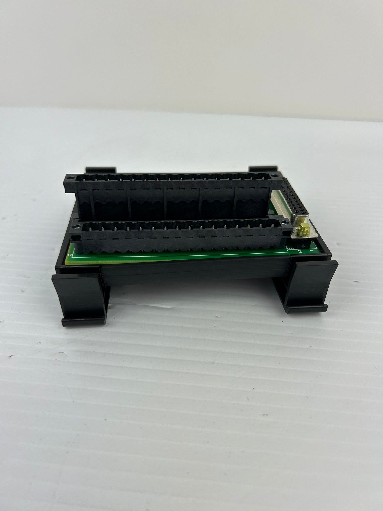 Allen Bradley 1492-RAIFM8S-3 Analog Interface Module Series C