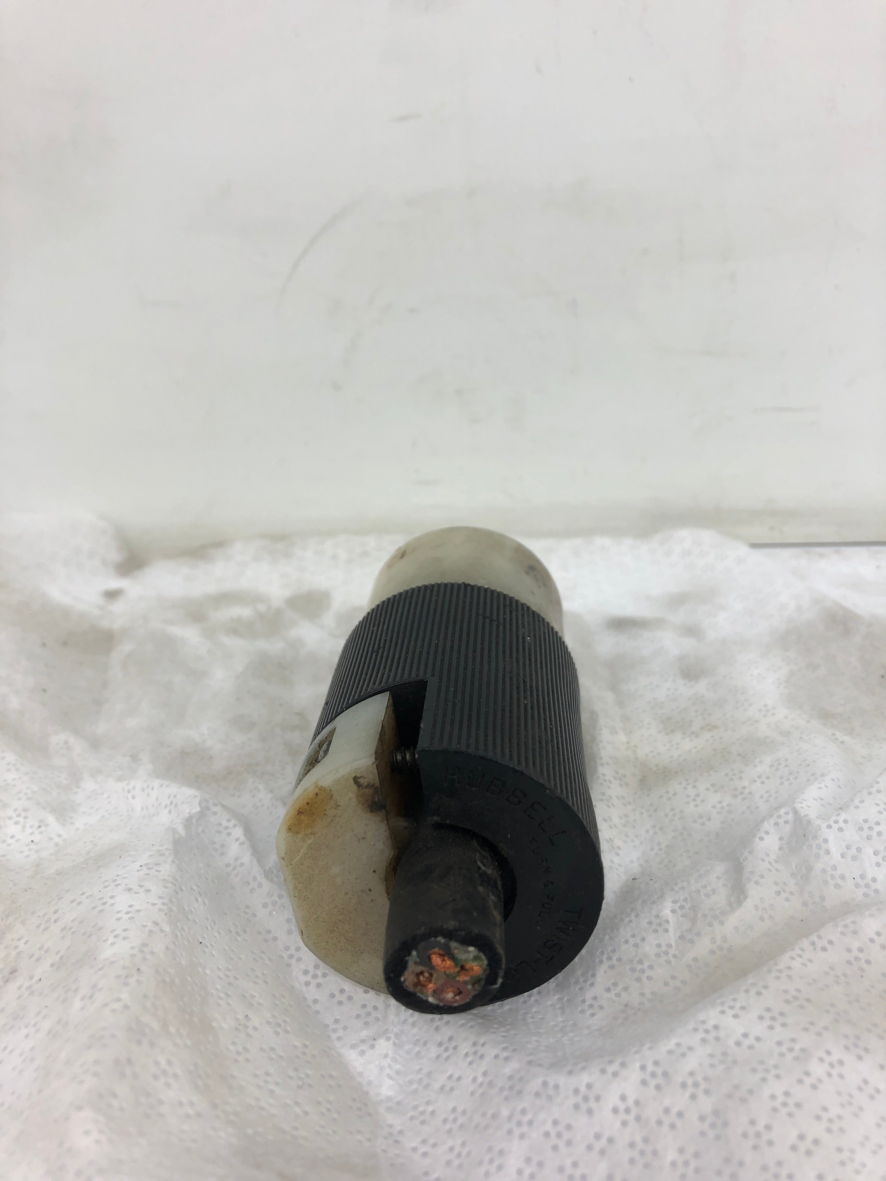 Hubbell Turn and Pull Receptacle 30A 250V