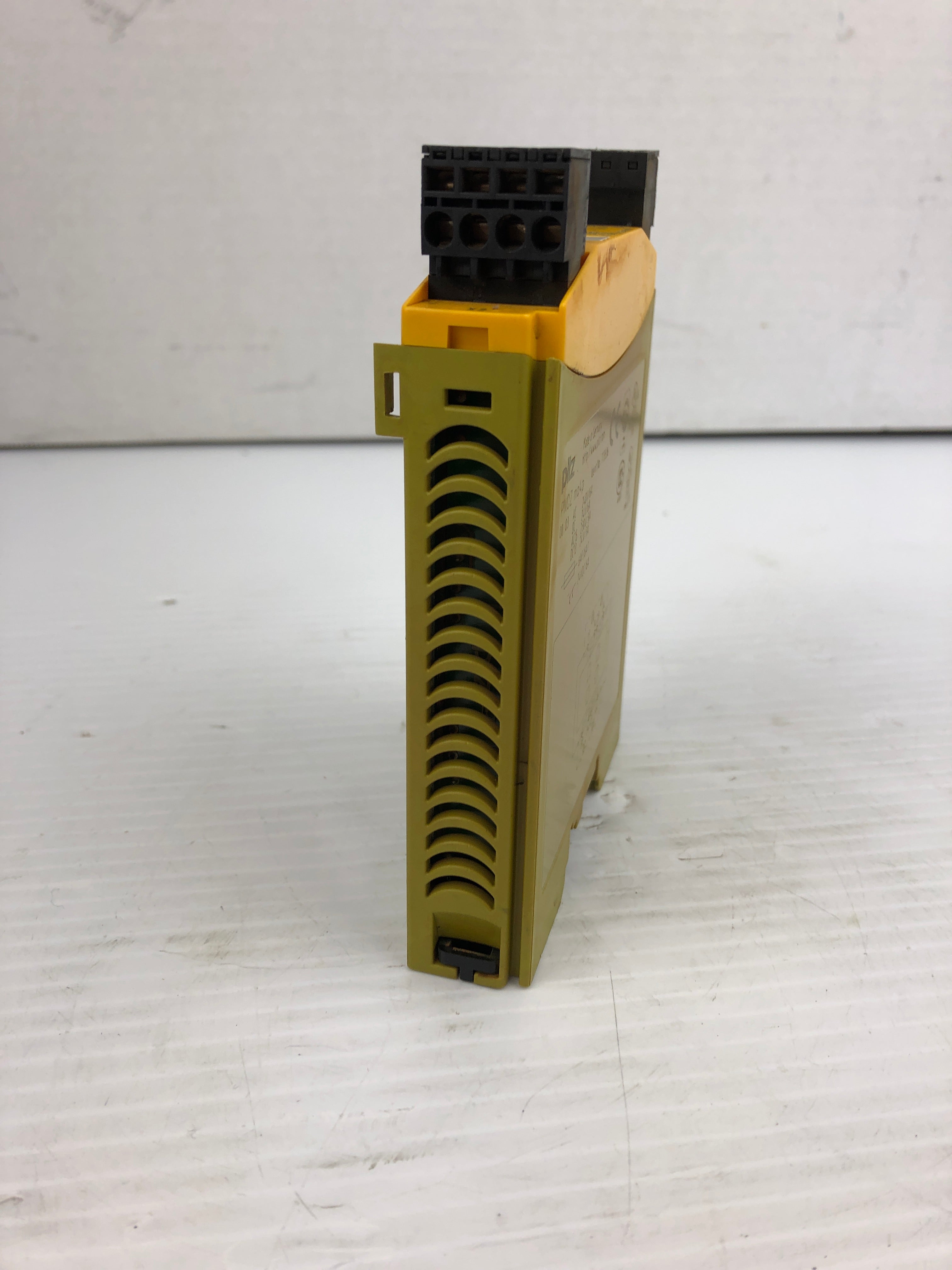 Pilz PNOZ mo4P Safety Relay ID#773536 PNOZ M04P