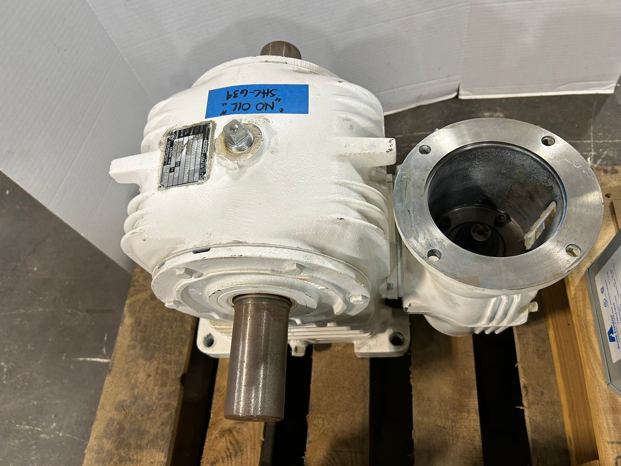 Textron MVU40DA054-F3 Cone Drive Gearbox 75-1 Ratio 1750RPM 4.91 HP