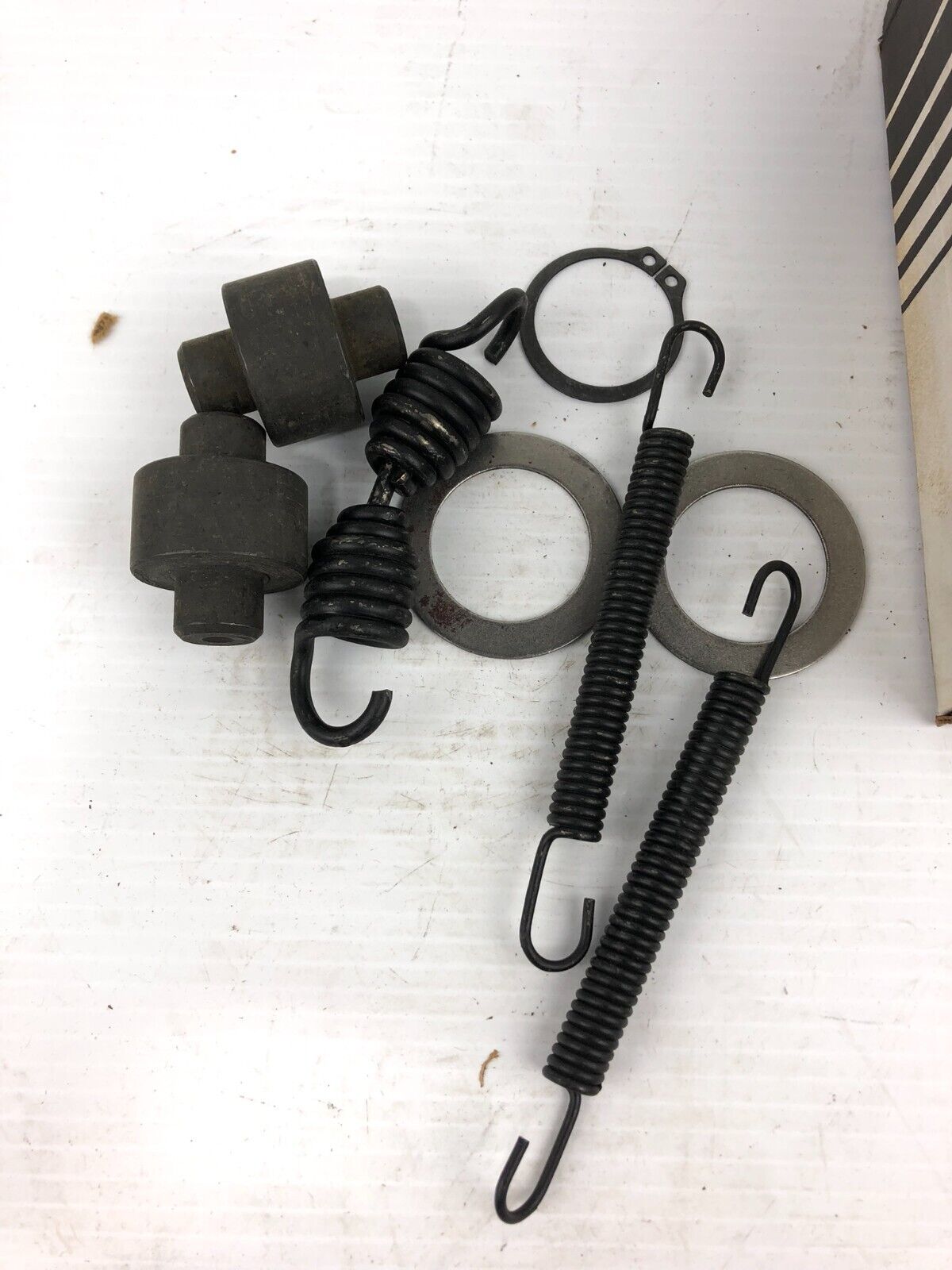 Dayton Parts 08-108000 Brake Repair Kit - Interchangeable with Leland K106