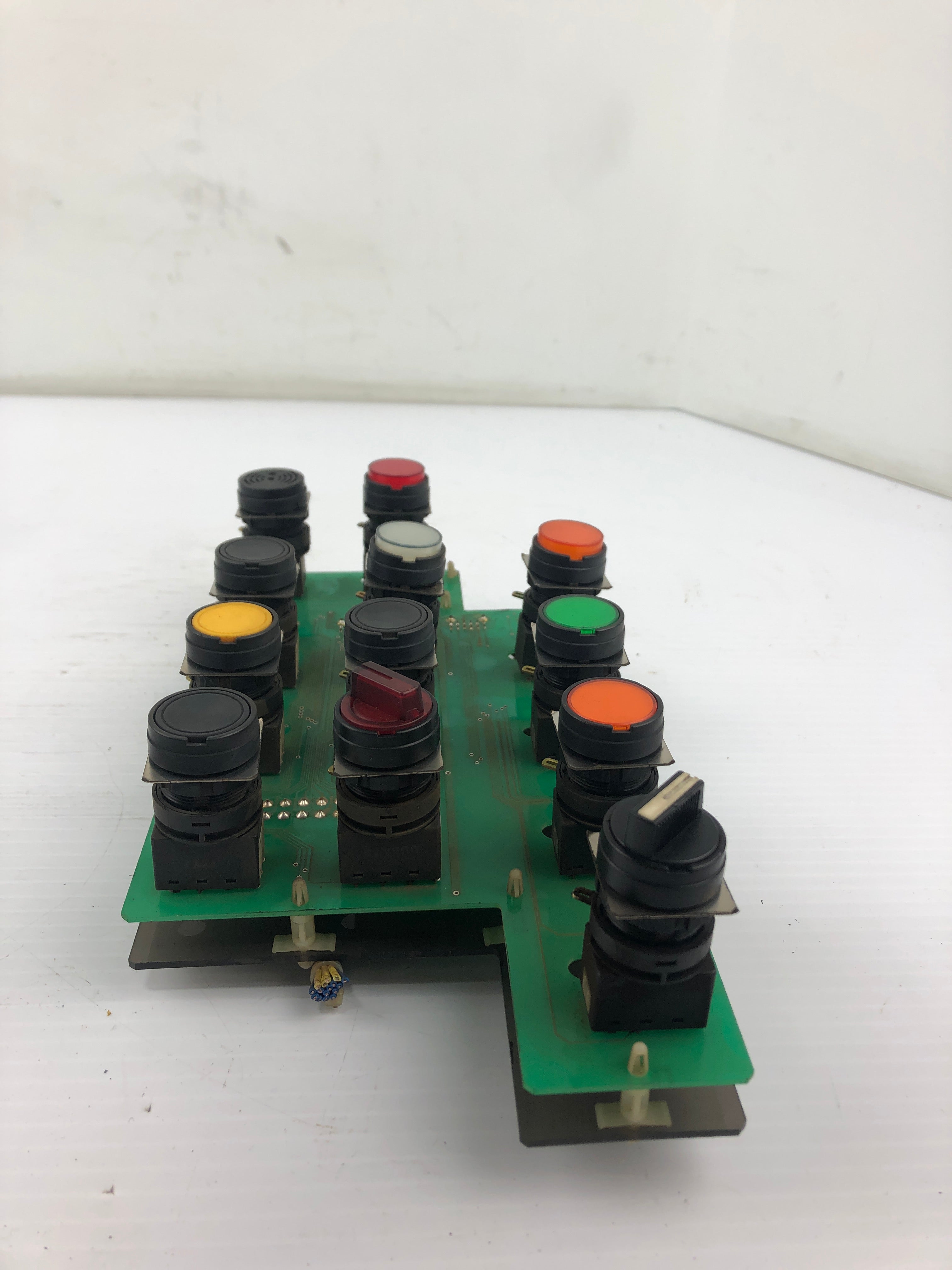 Idec PCB5278B Safety Switch Circuit Board with Push Buttons