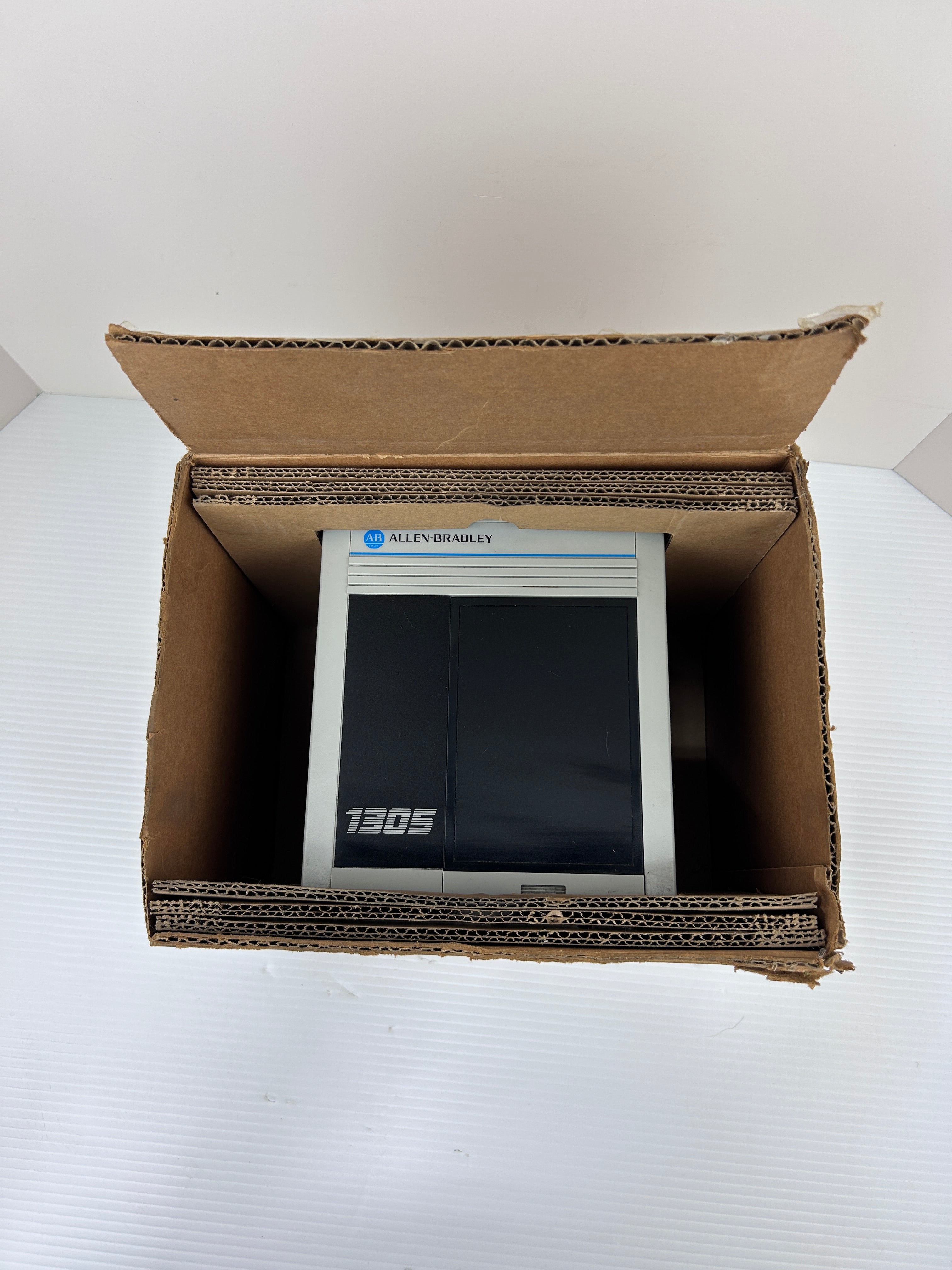 Allen-Bradley 1305-BA03A Adjustable Frequency AC Drive Bulletin 1305 1HP