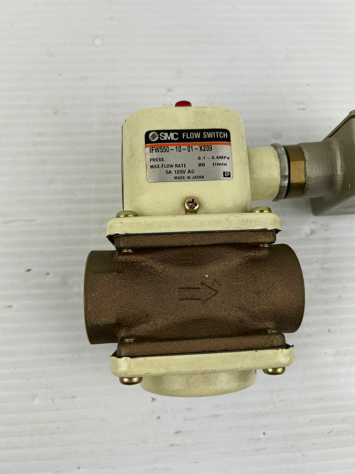 SMC IFW550-10-01-X209 Industrial Flow Switch 80 L/min 5A 125V AC