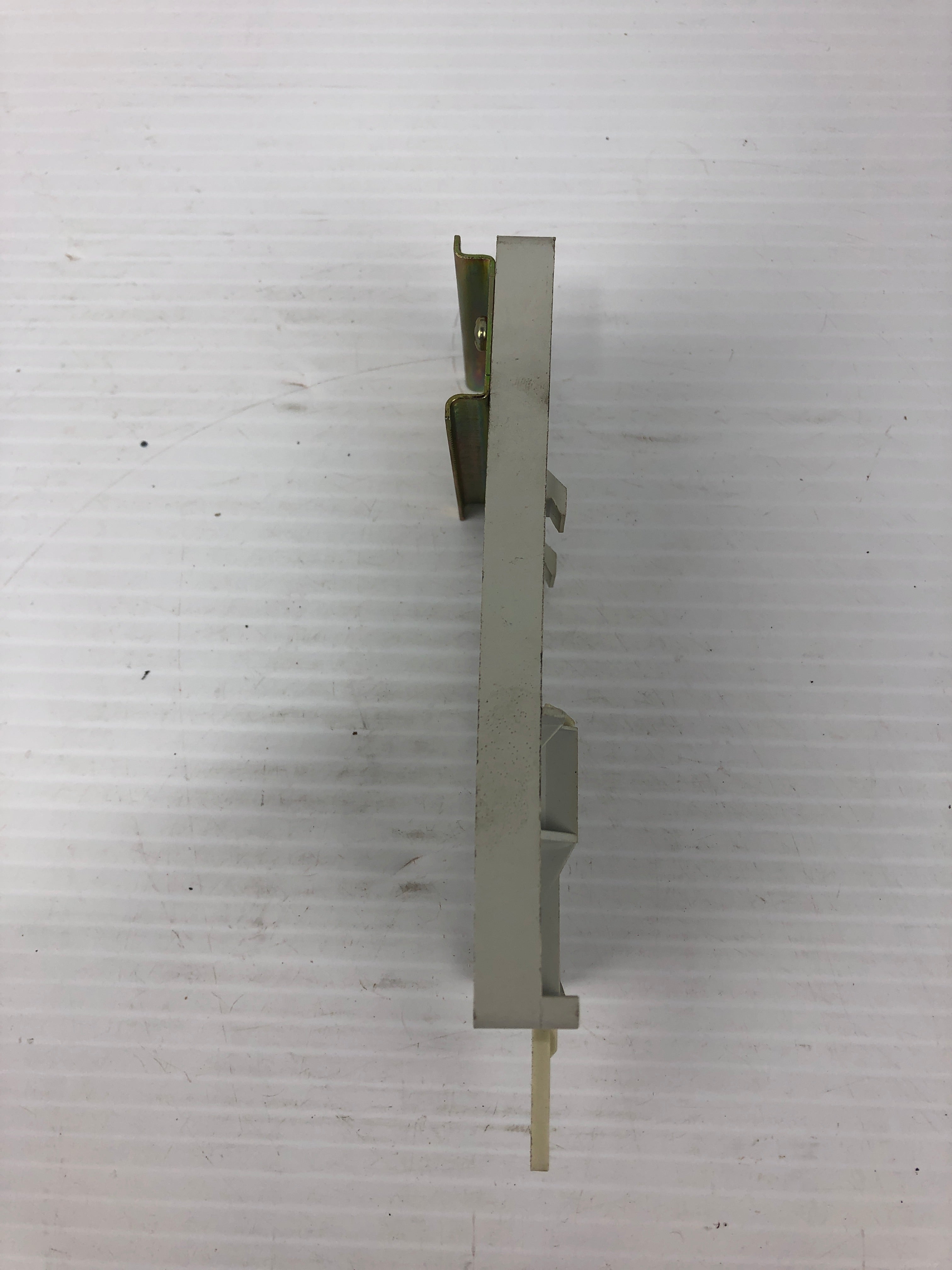 Allen-Bradley 140-DC1 Motor Starter Adapter Plate Ser C - Missing 1 Bracket