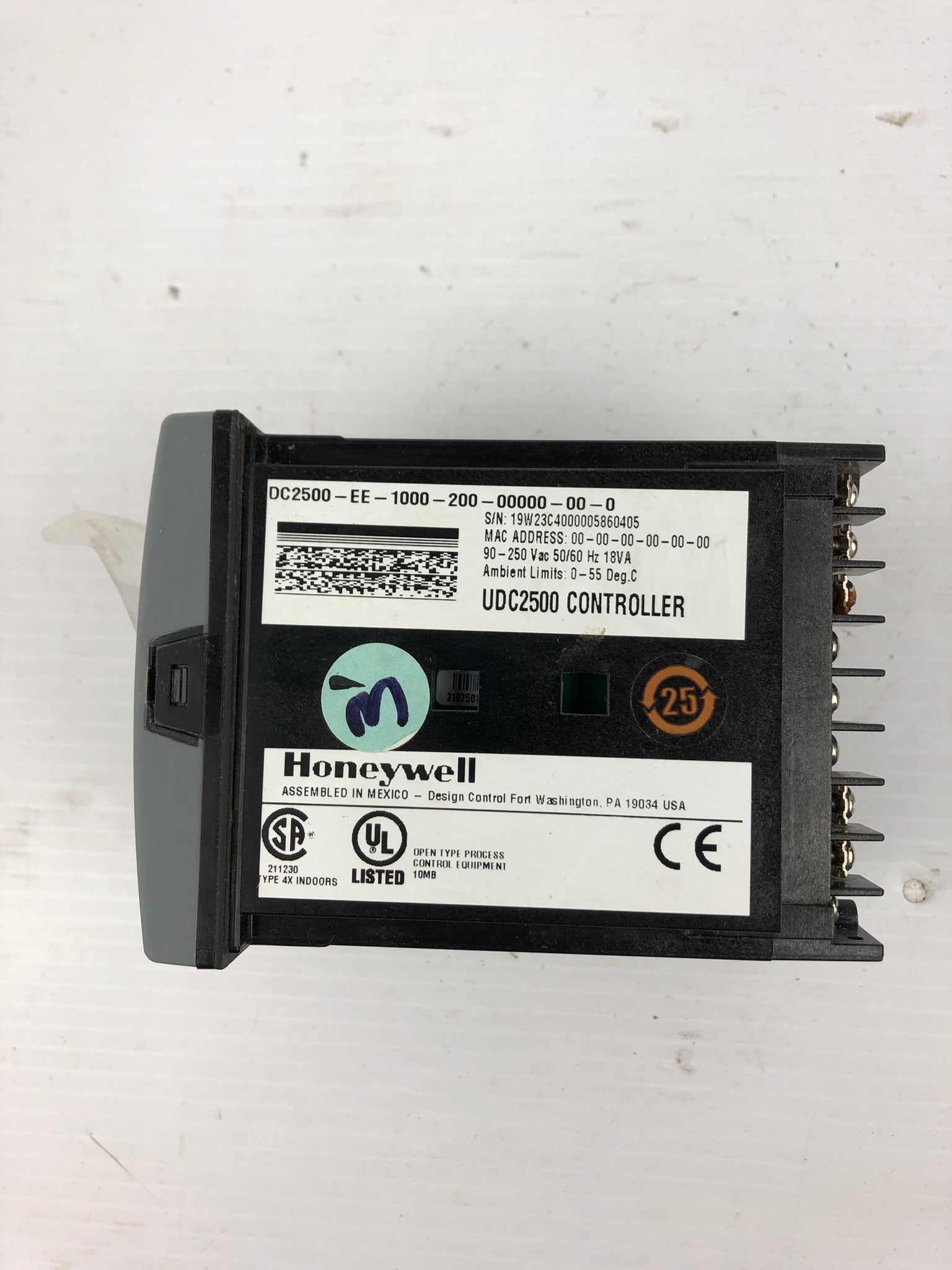 Honeywell DC2500-EE-1000-200-00000-00-0 Temperature Controller
