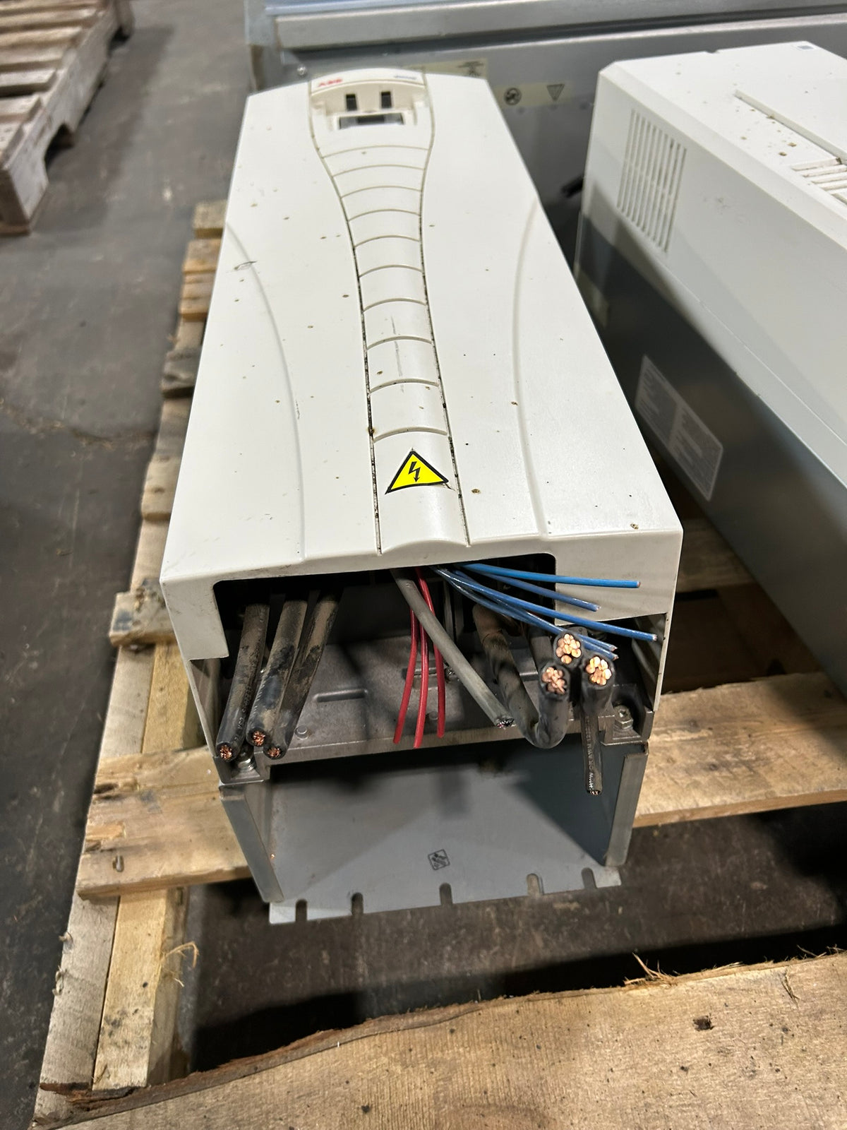 ABB ACH550-UH-078A-4 HVAC Variable Frequency Drive 60HP 45kW 380-480V 3PH