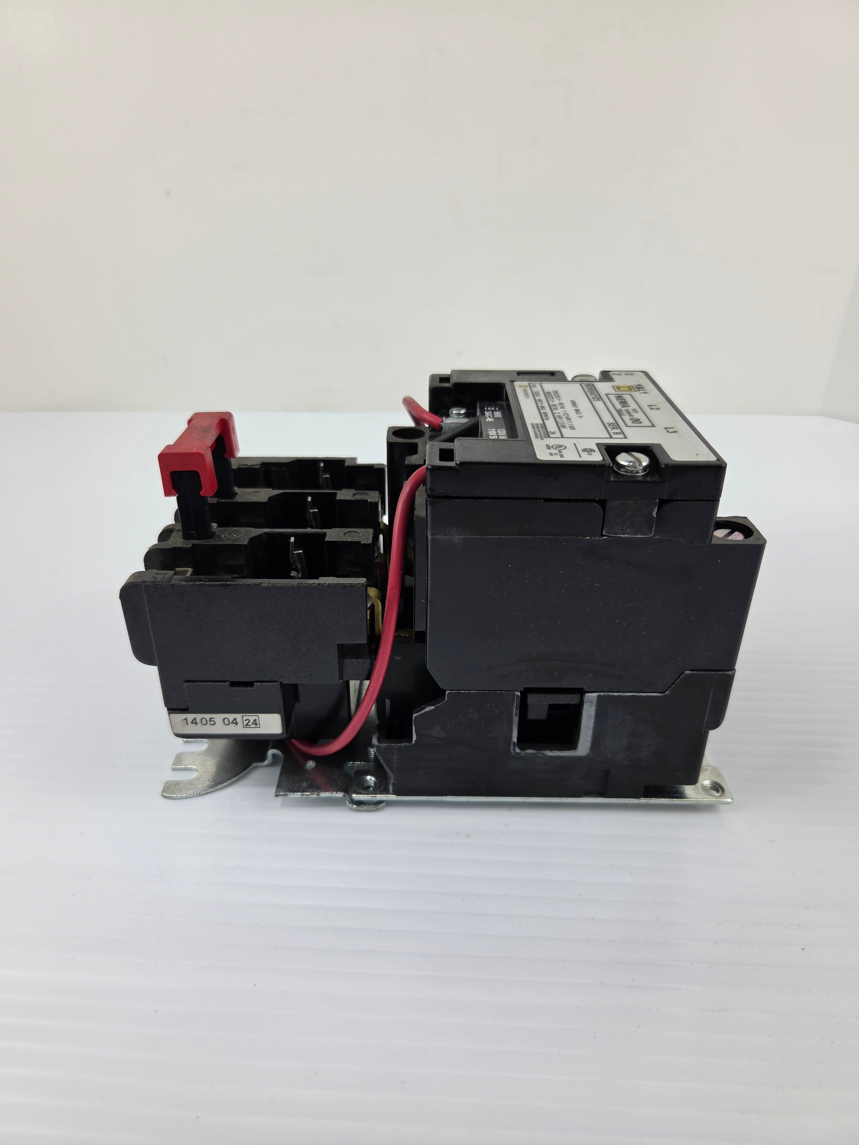 Square D 8536 SA Motor Starter 8536SAO12V02S Series B Size 00 8536SAO12S