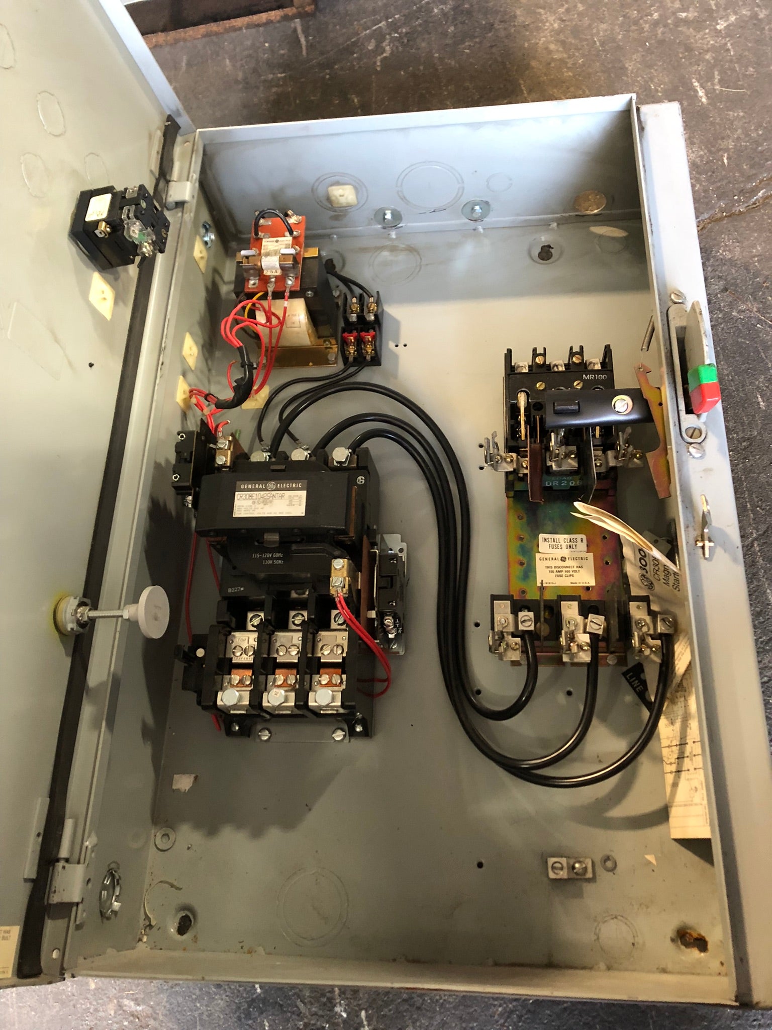 General Electric 300-Line Control Enclosed Magnetic Starter CR305/CR306/CR309