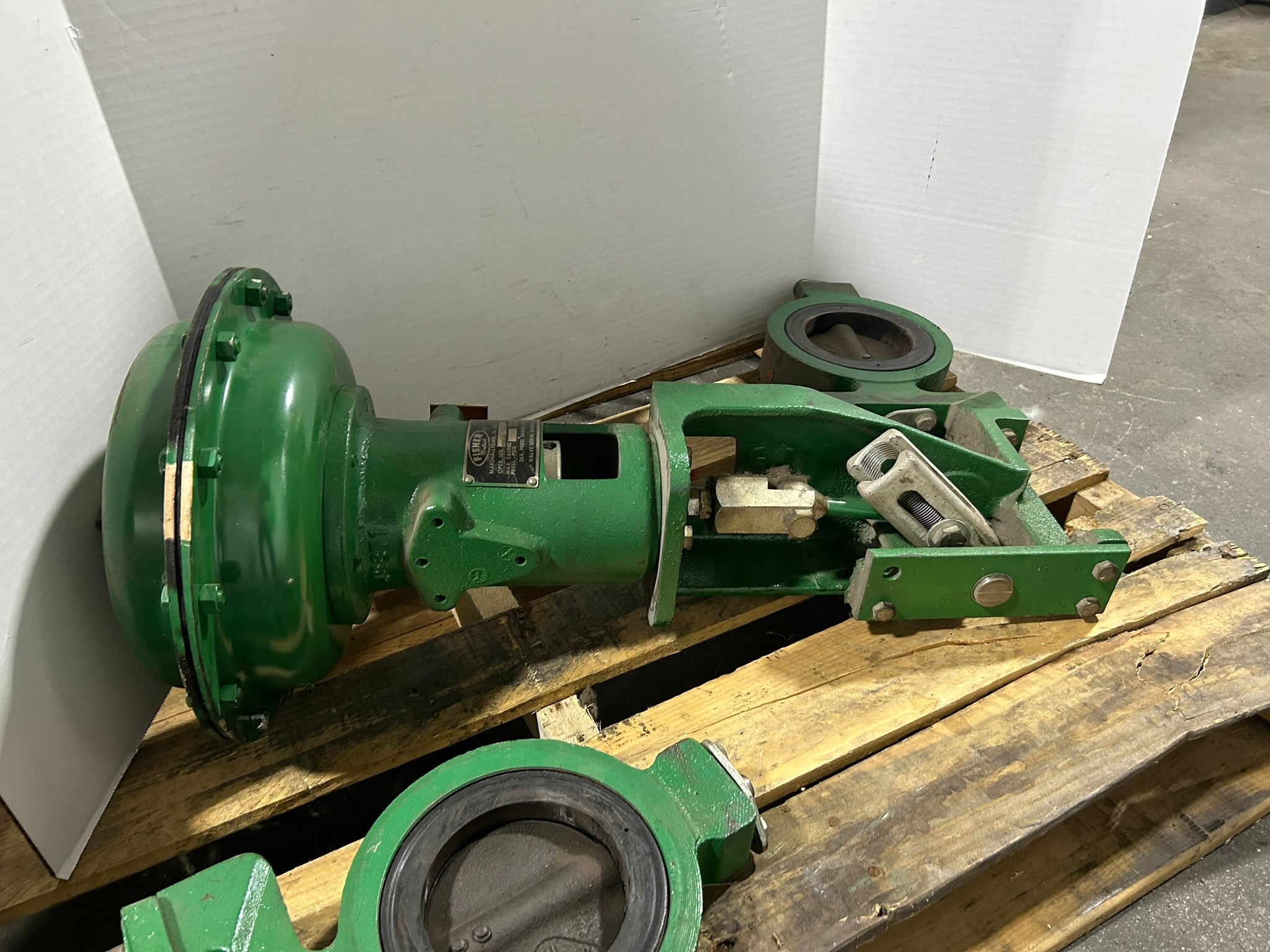 Fisher Controls 5867352 Gate Valve Size 30, Type 656 Travel 2-1/8 125 PSIG