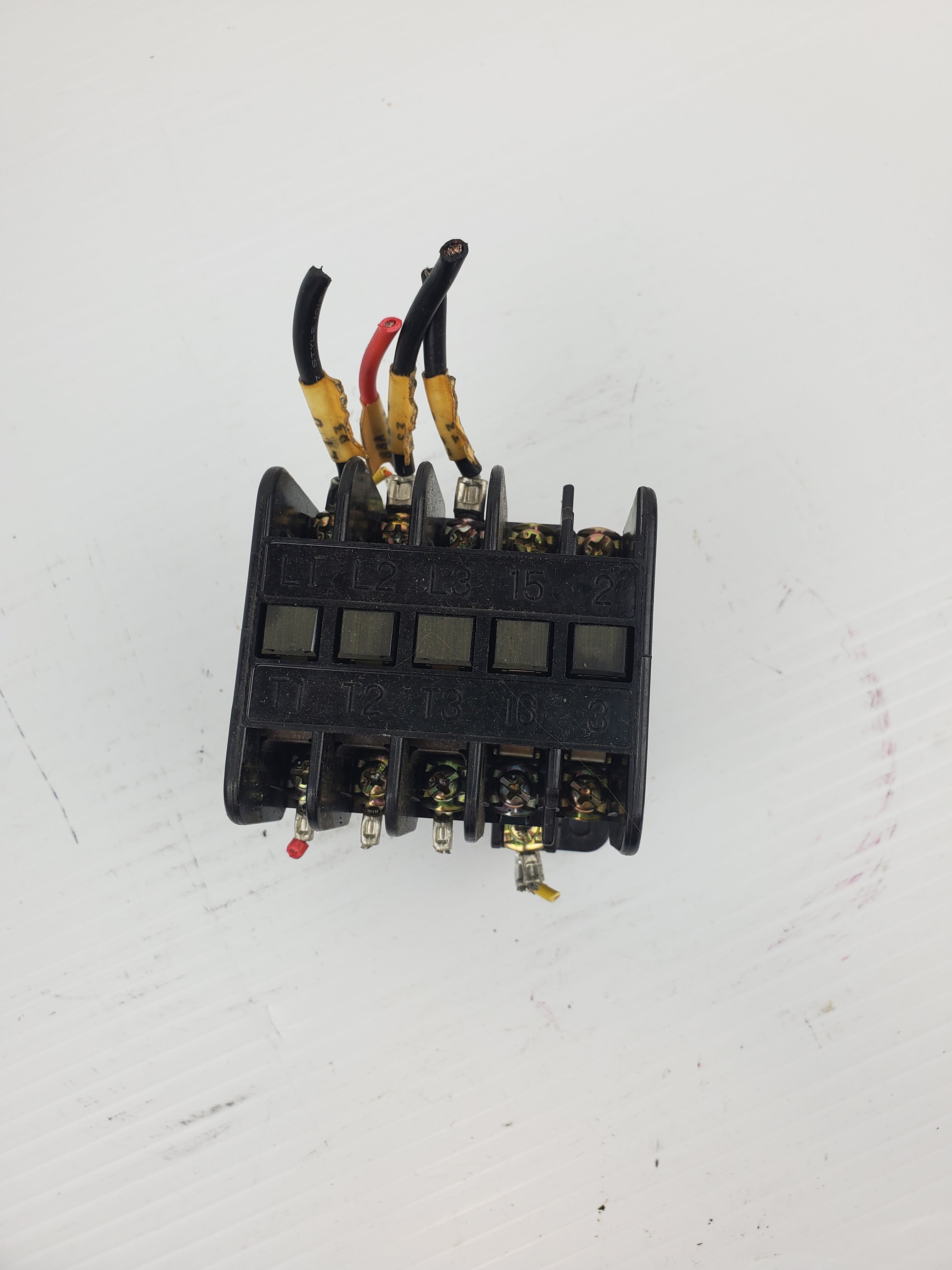 Fuji Electric 1RC0F01 Contactor SRCa3631-5-1 600V Coil