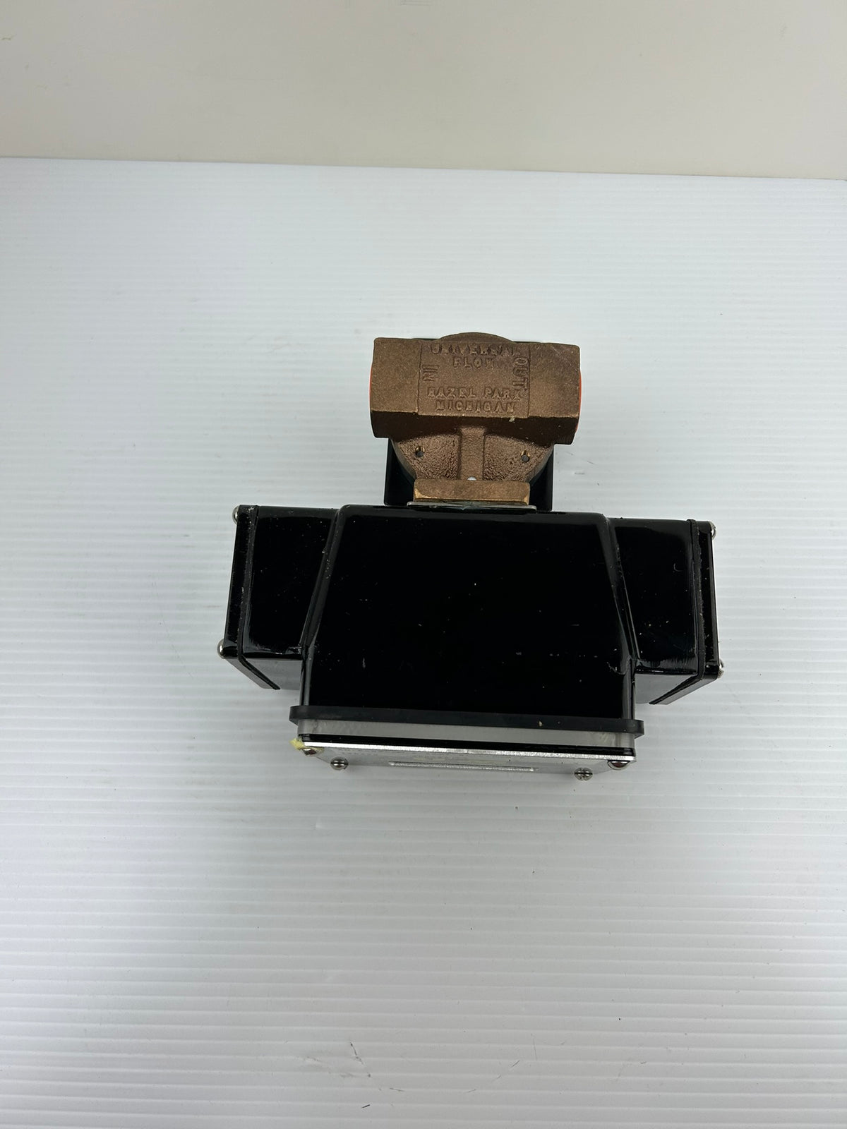 UFM Universal Monitors SN-BSB20GM-6-32V1.0-TXL0WR-F 32V Flow Monitor
