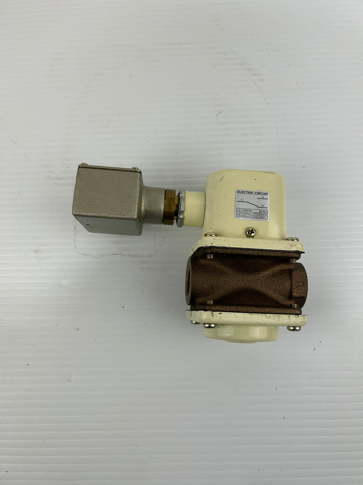SMC IFW520-04-01-X288 IFW Flow Switch 0.1~0.6MPa 5A 24VDC 25l/min