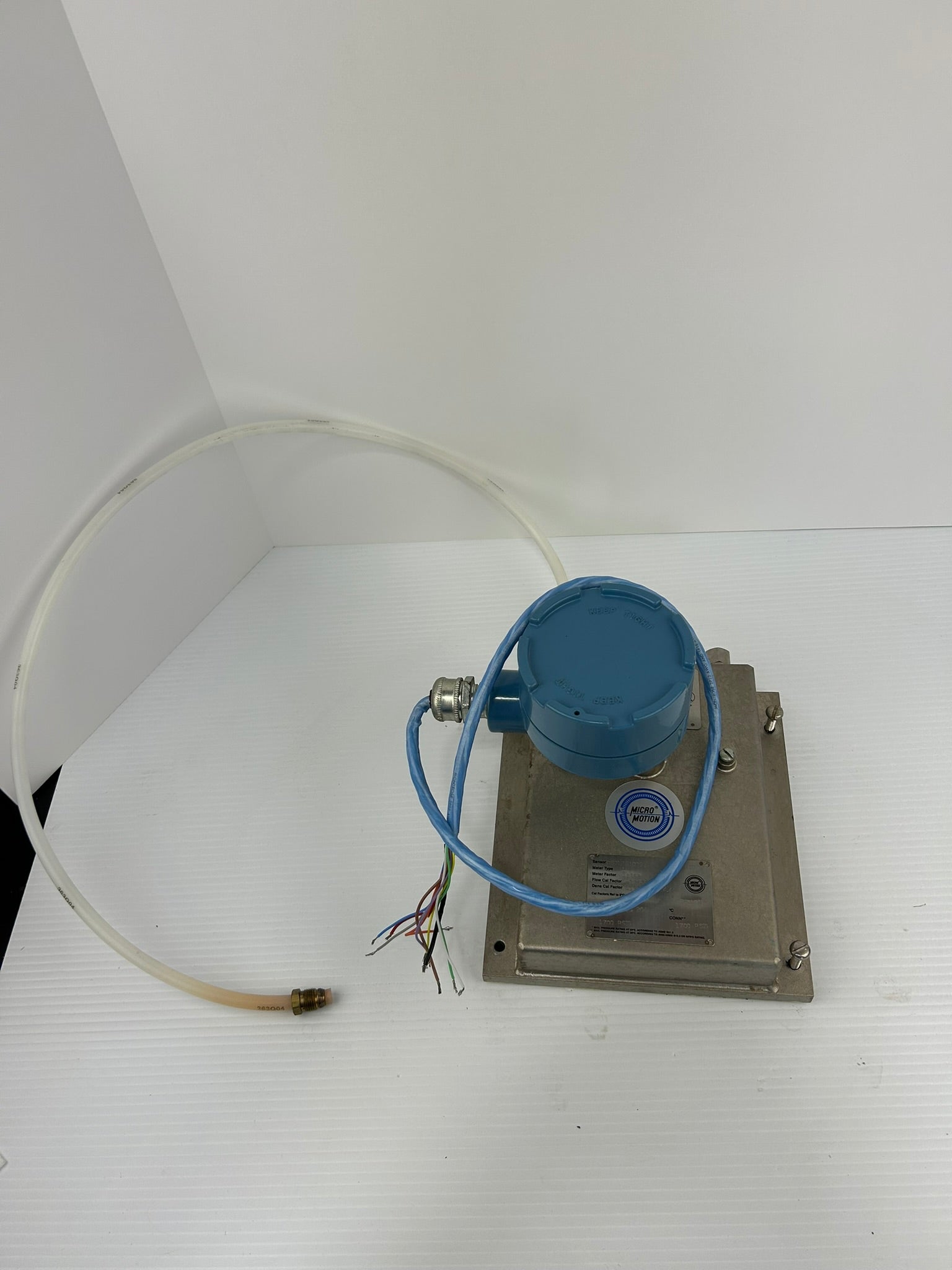 Micro Motion DS012S100SU Mass Flow Sensor Transmitter 08353