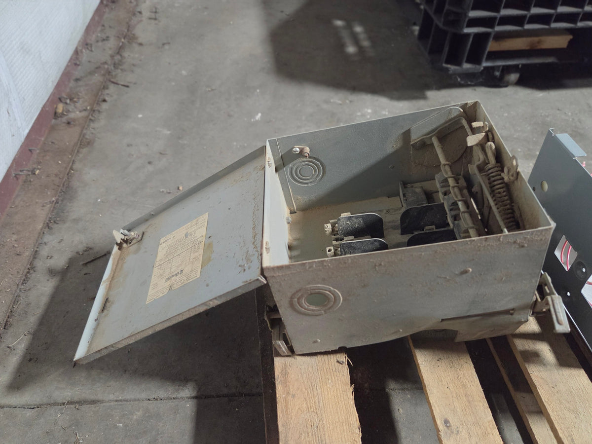Gould ITE UV361 XL-Universal Bus Duct Fusible Switch Plug Busway 3PH 600V