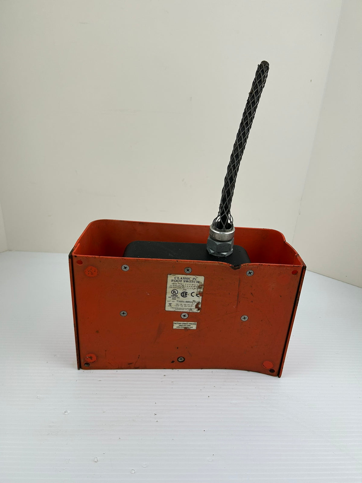 Linemaster Classic IV Foot Switch TWIN 88SH-O Industrial 16A 125VAC IP68