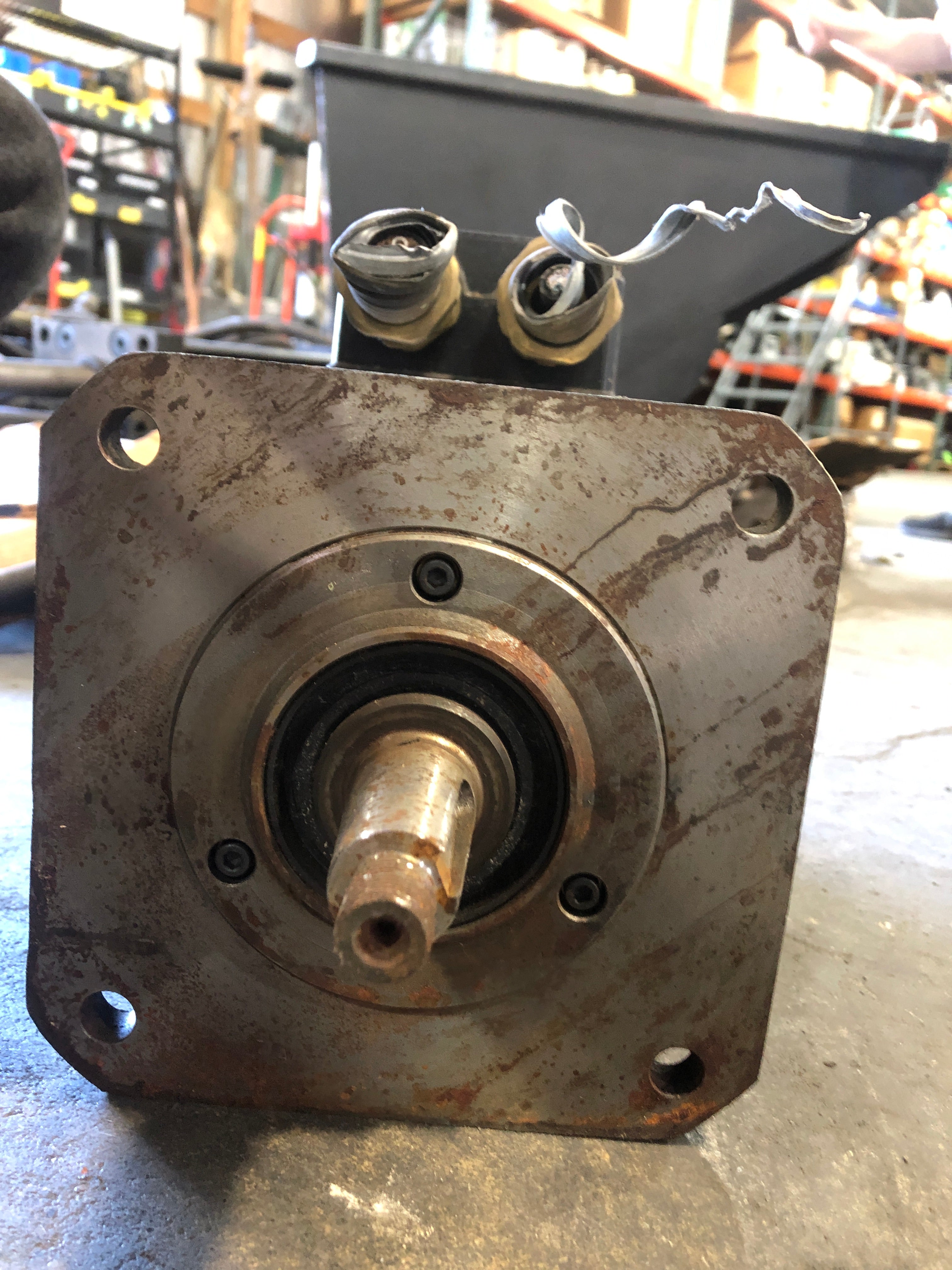 Okuma JL BL-H100E-20T Servo Motor 2000 RPM 152V 8.4A 6P