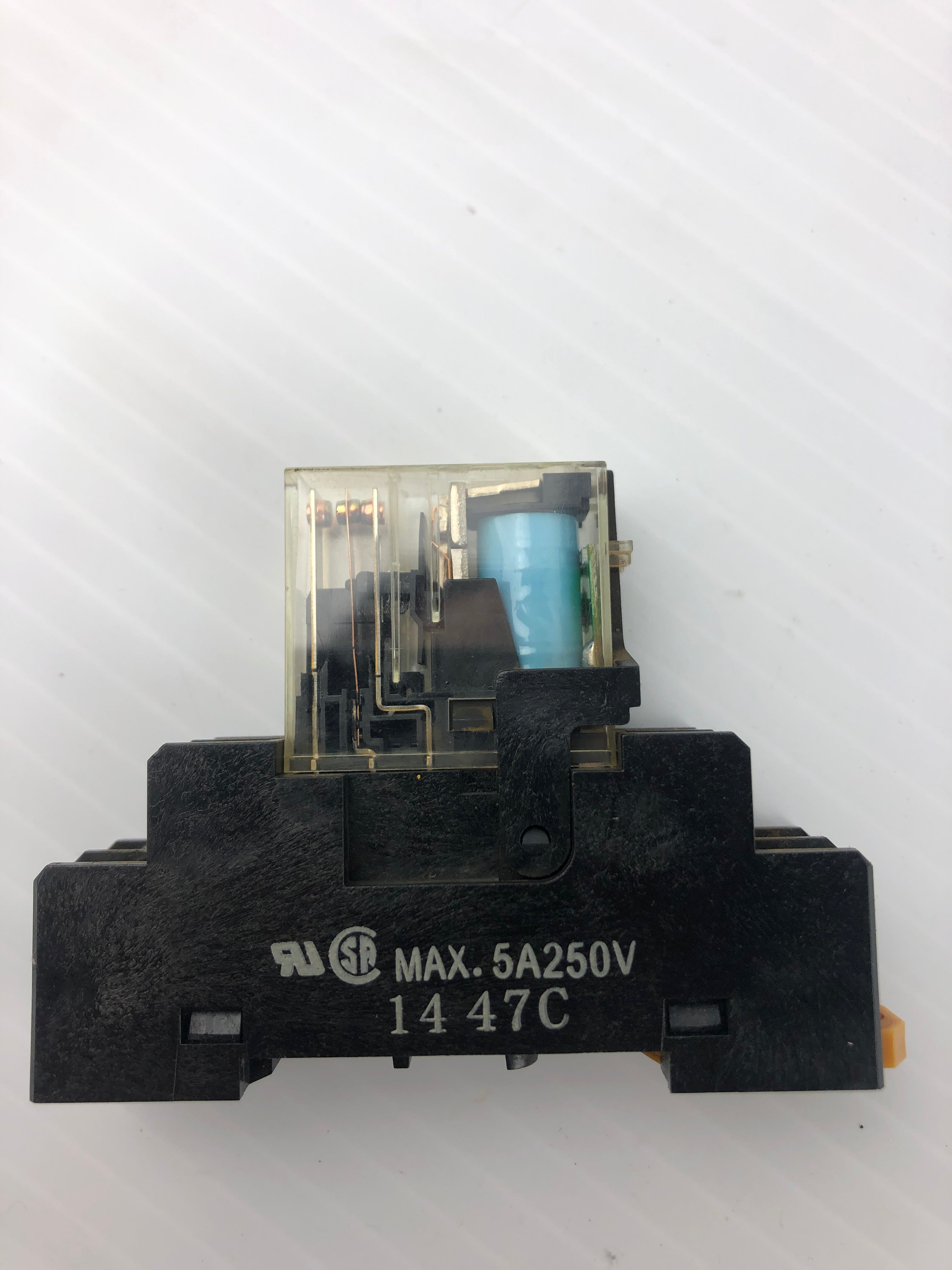 Omron G2R-2-SND Relay 24VDC with Base 1447C 250V 5A