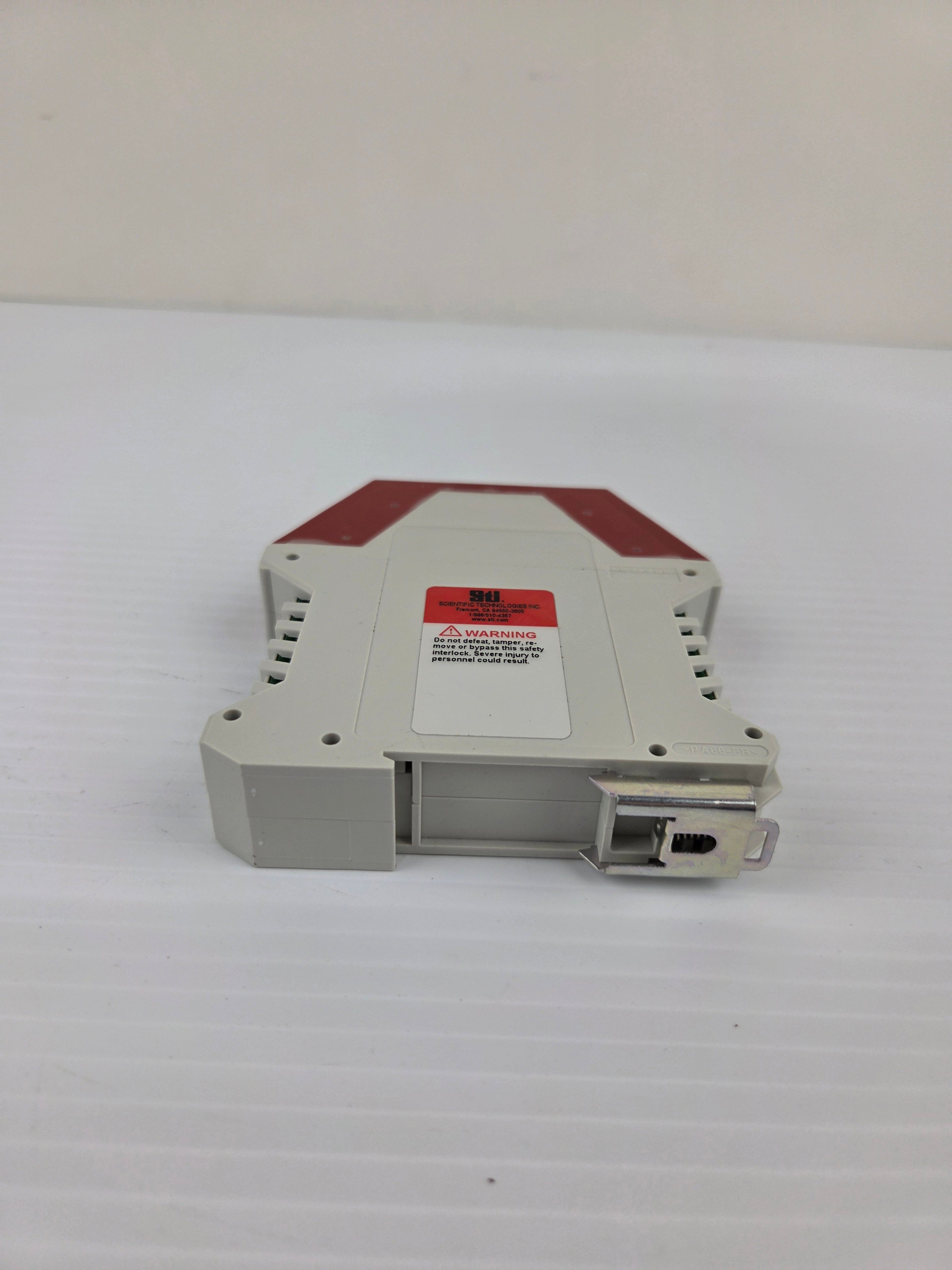 STI SR103AM02 Safety Monitoring Relay 115VAC DIN Rail 3NO 1NC Guard SR103AM