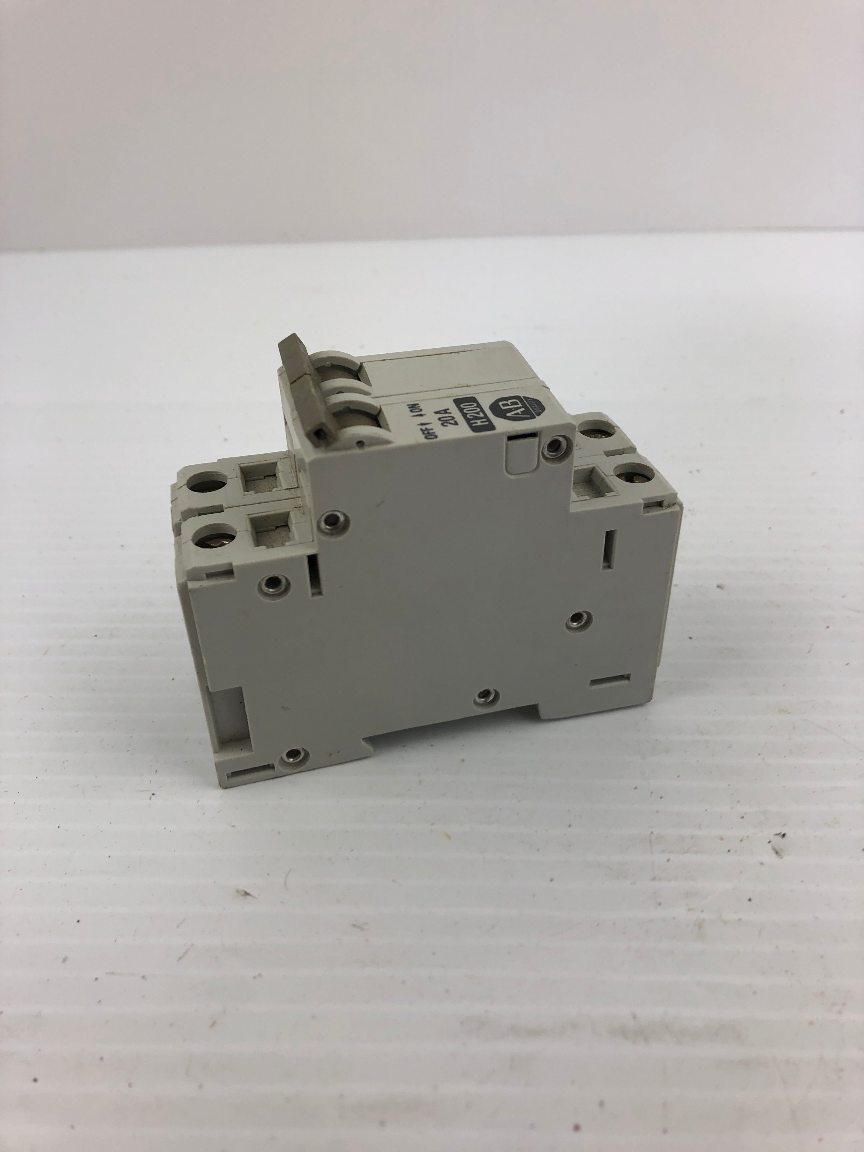 Allen Bradley 1492-CB2 Circuit Breaker H200 20A Series B