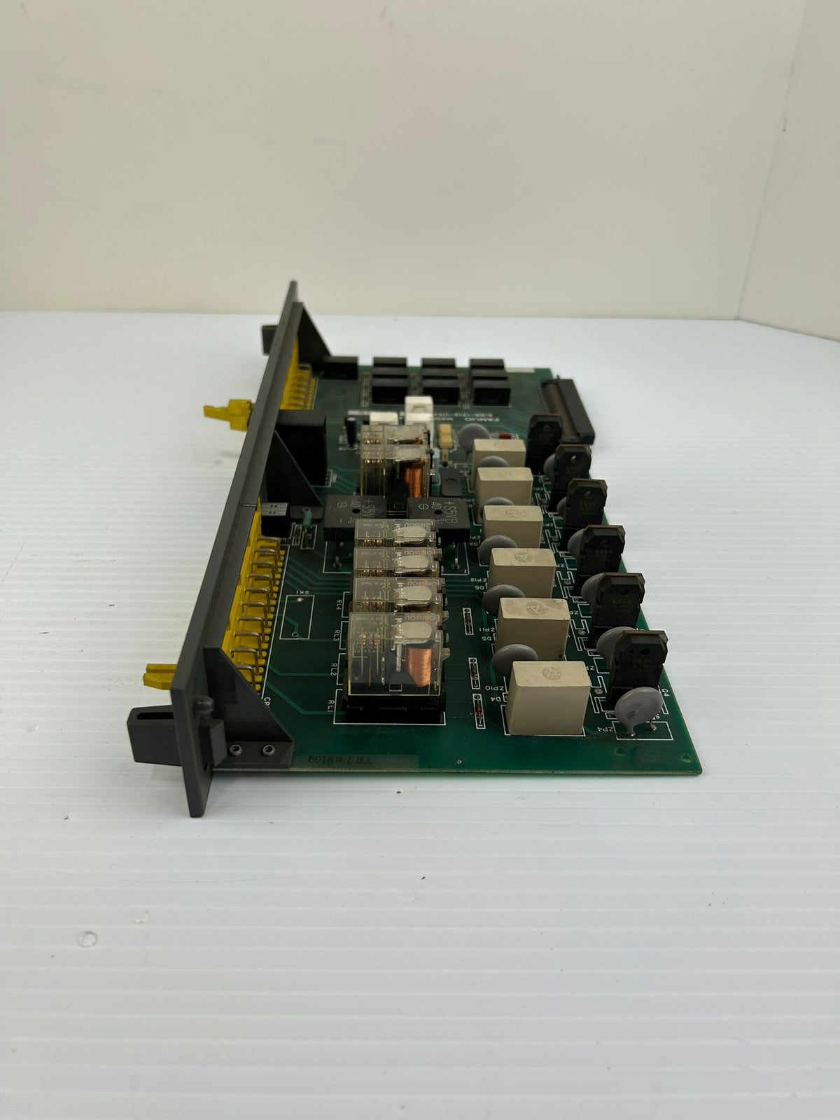 Fanuc A16B-1212-0540/04B P381-BB CNC Control Relay Circuit Board Assembly