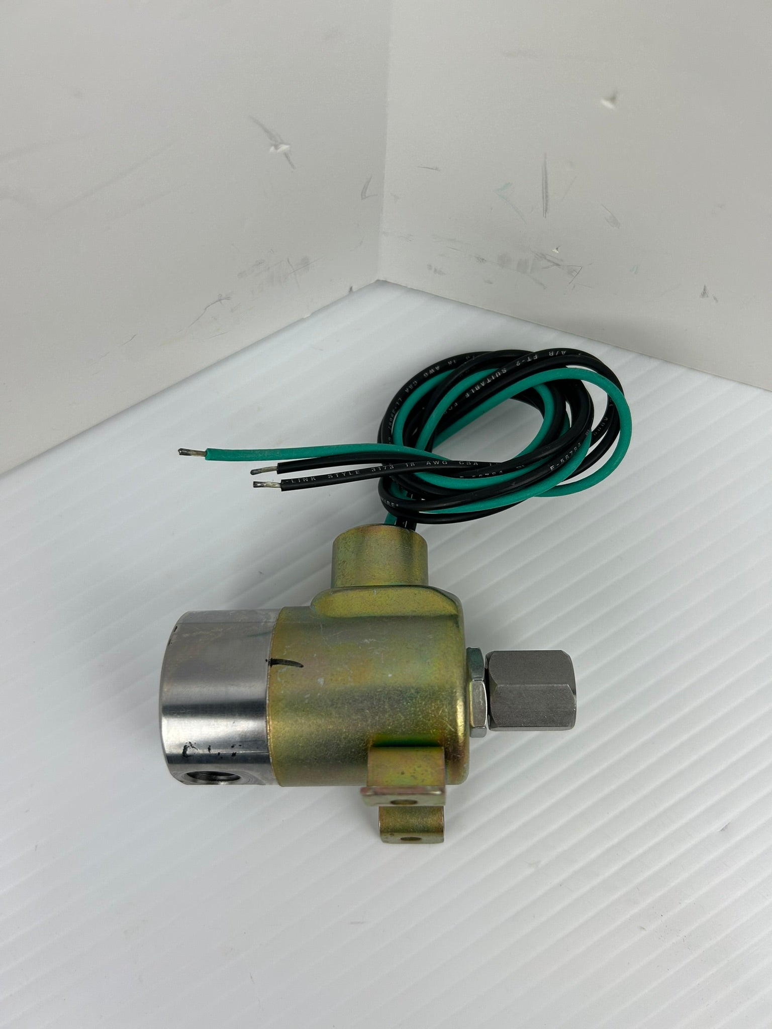 Versa ESM-8302-66-H-WE-3-D048 General Valve 75PSIG 48VDC 9.5W