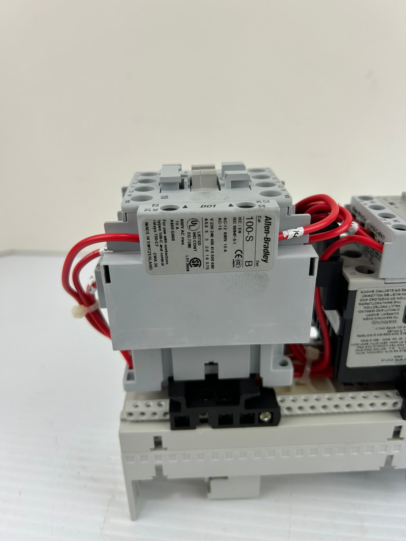 Allen-Bradley 140M-C2E-B25 Motor Starter 100-C09*10 Contactor Assembly 100-S