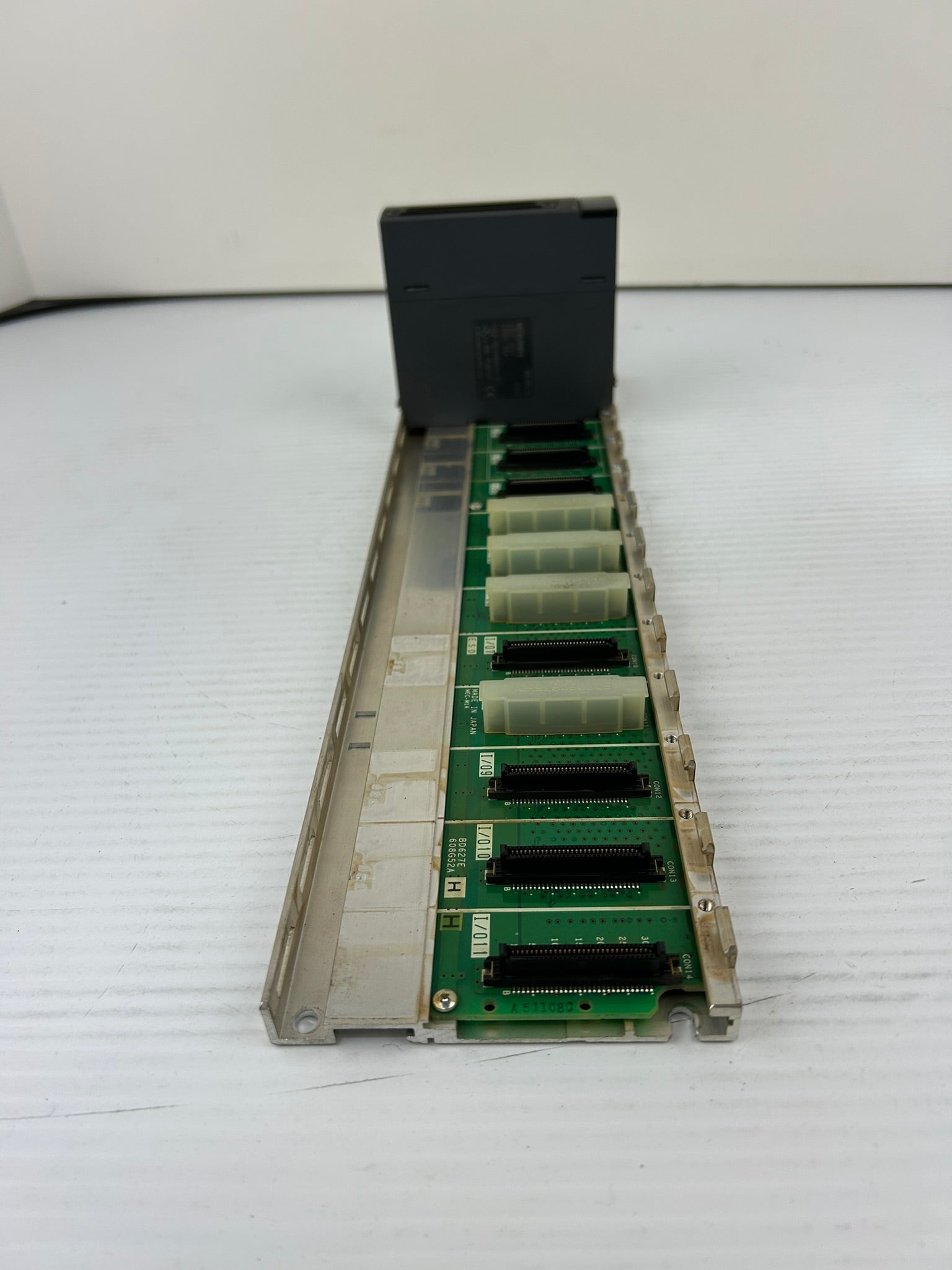 Mitsubishi Q312B Melsec-Q Base Unit Model with QX41 Input PLC Module